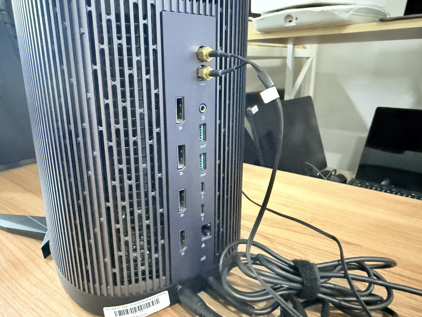 Asus Mini PC PA90 (i9-9900K/64GB/M.2 512GB/P4000 8GB)+Adapter*2 โครตเทพแห่งการออกแบบ