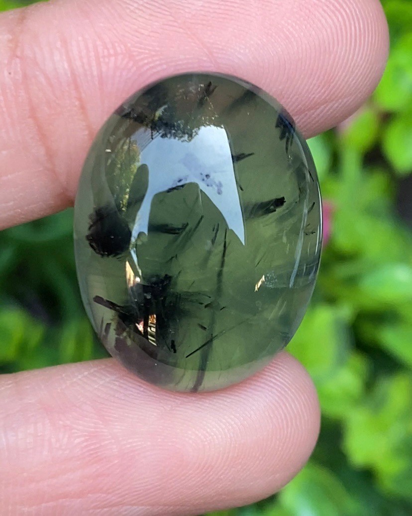 ไหมดำ พรีไนท์ Prehnite with Black tourmaline 30.0 กะรัต Cts. พลอยแท้ อัญมณีมงคลประจําวันเกิด เครื่องประดับพลอย