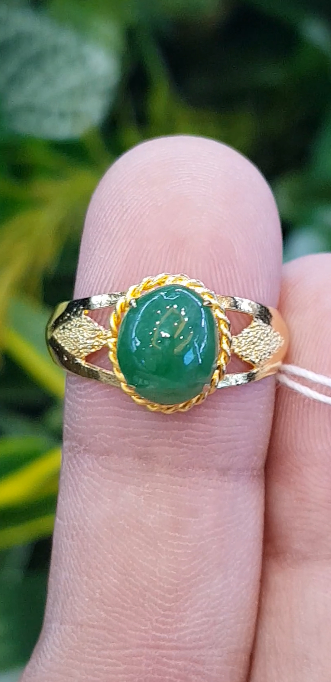 หยก พม่า แท้ Jade แหวนหยก 翡翠戒指 (Jadeite ring) ดิบ 2.19 กะรัต (Cts.) Size 58 ไม่ผ่านการปรับปรุง (Type A) พม่า (Myanmar)