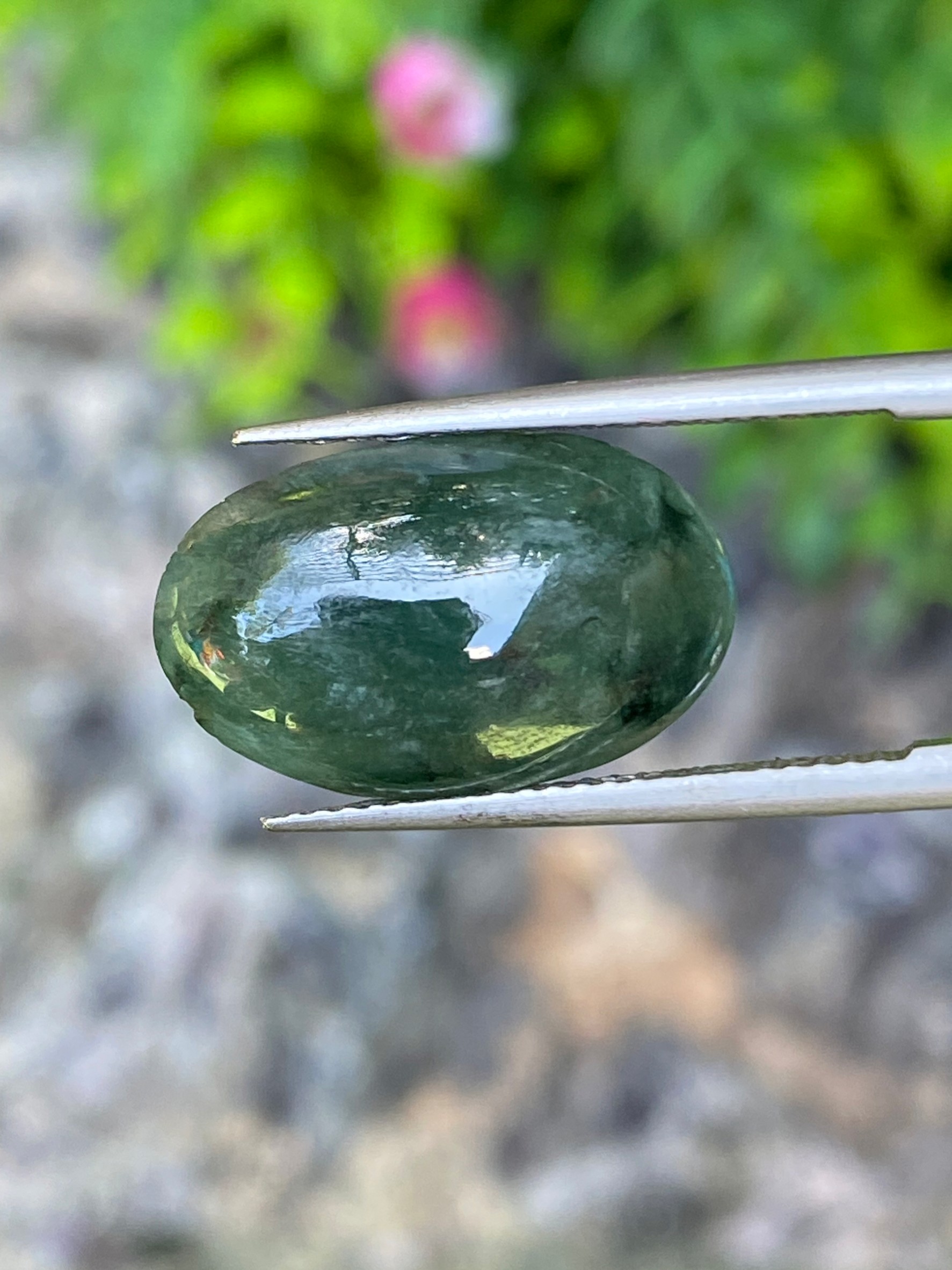 หยกพม่าเจียรนัย (Burmese jade ) 8.14 กะรัต หยกแท้ อัญมณีมงคลประจําวันเกิด เครื่องประดับหยก