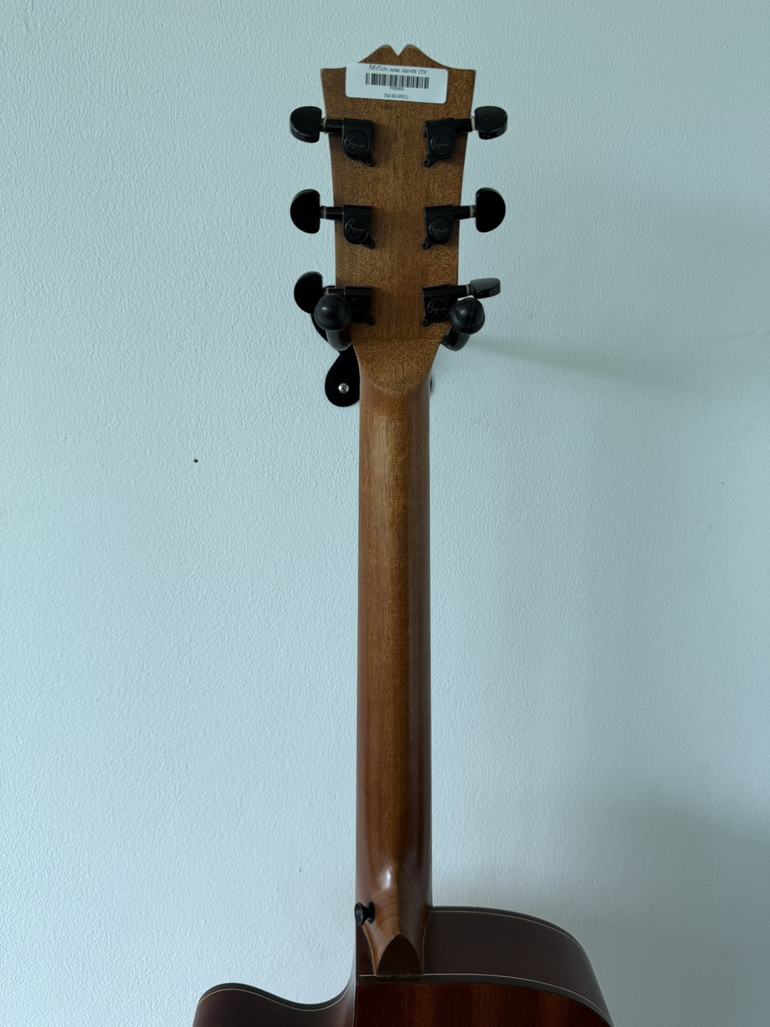 กีต้าร์โปร่ง Amari AM-408 CTN