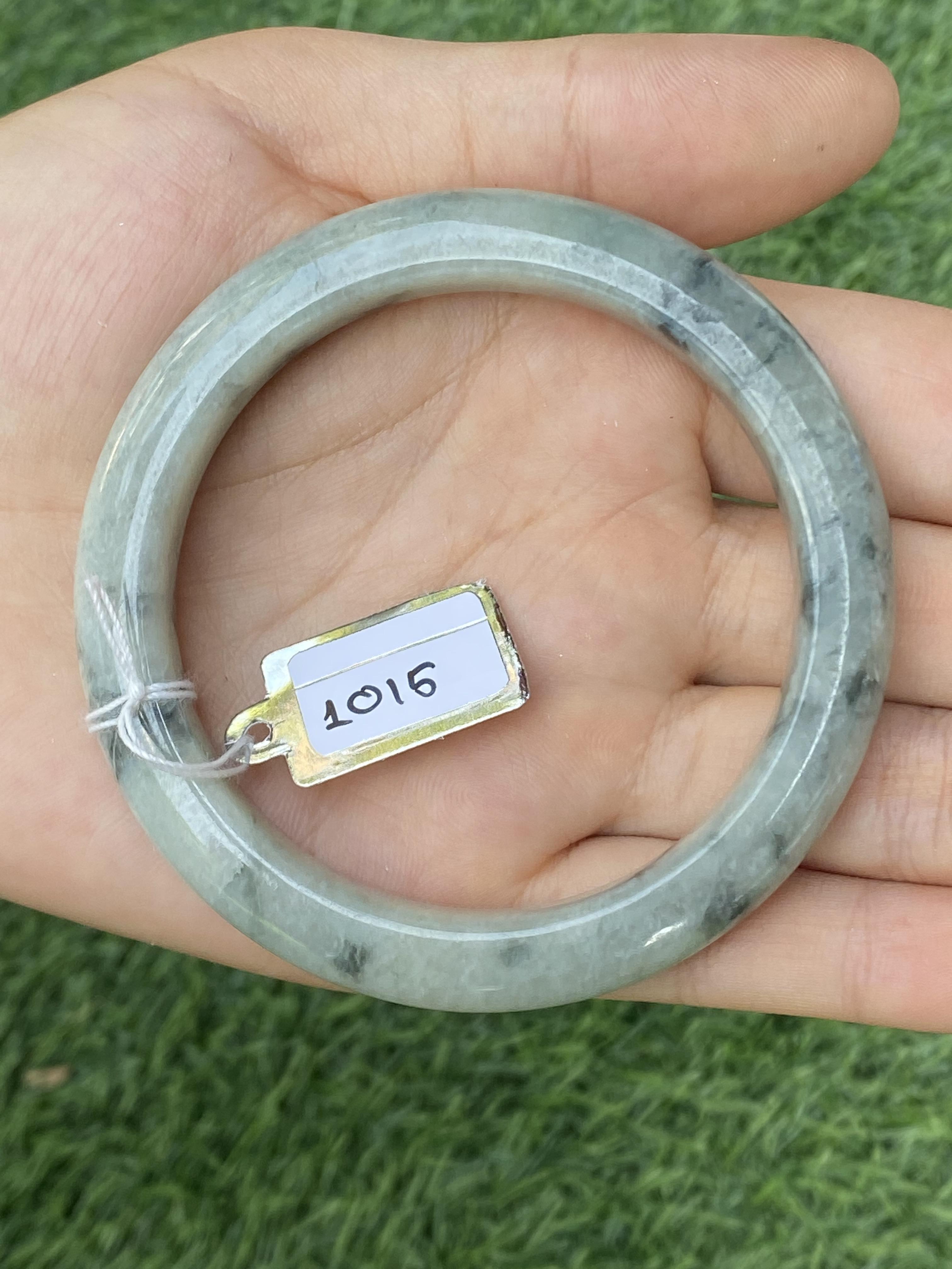 1016 หยก พม่า แท้ Jade กำไลหยก 54.5 มม (Jadeite bracelet) พม่า (Myanmar)