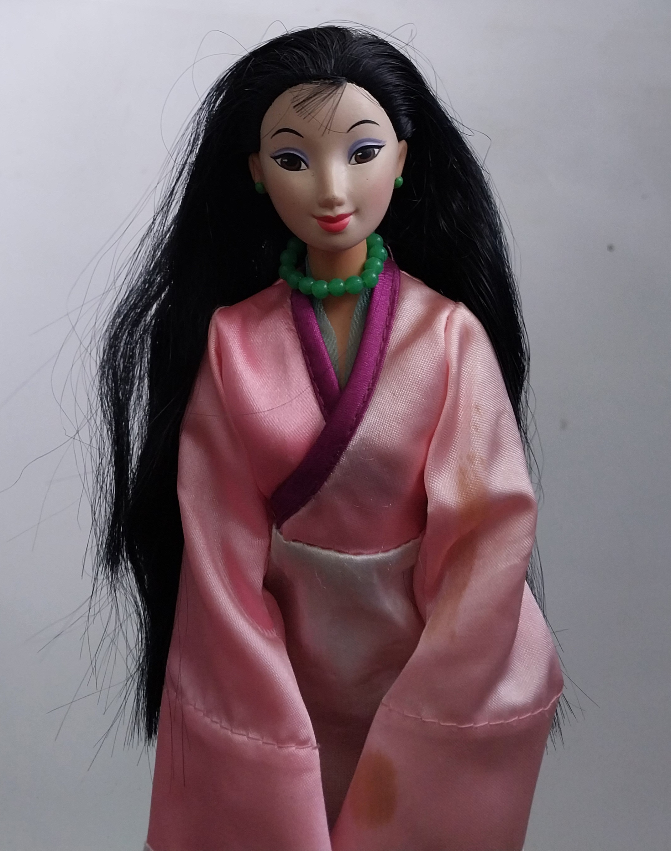 มือ2 มีหลายภาพ แขนเสื้อเปื้อนตามภาพ ตุ๊กตามู่หลานชุดดูตัว Mulan Disney