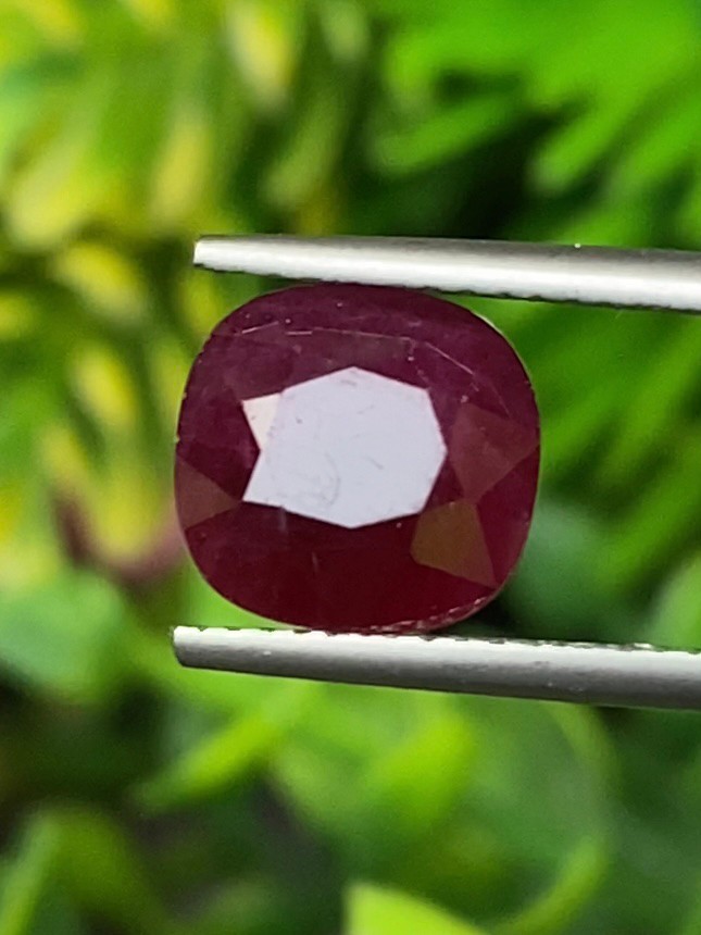 พลอย ทับทิม พม่า (Burmese Ruby Sapphire) 4.07 กะรัต พร้อมใบเซอร์ พลอยแท้ อัญมณีมงคลประจําวันเกิด เครื่องประดับพลอย