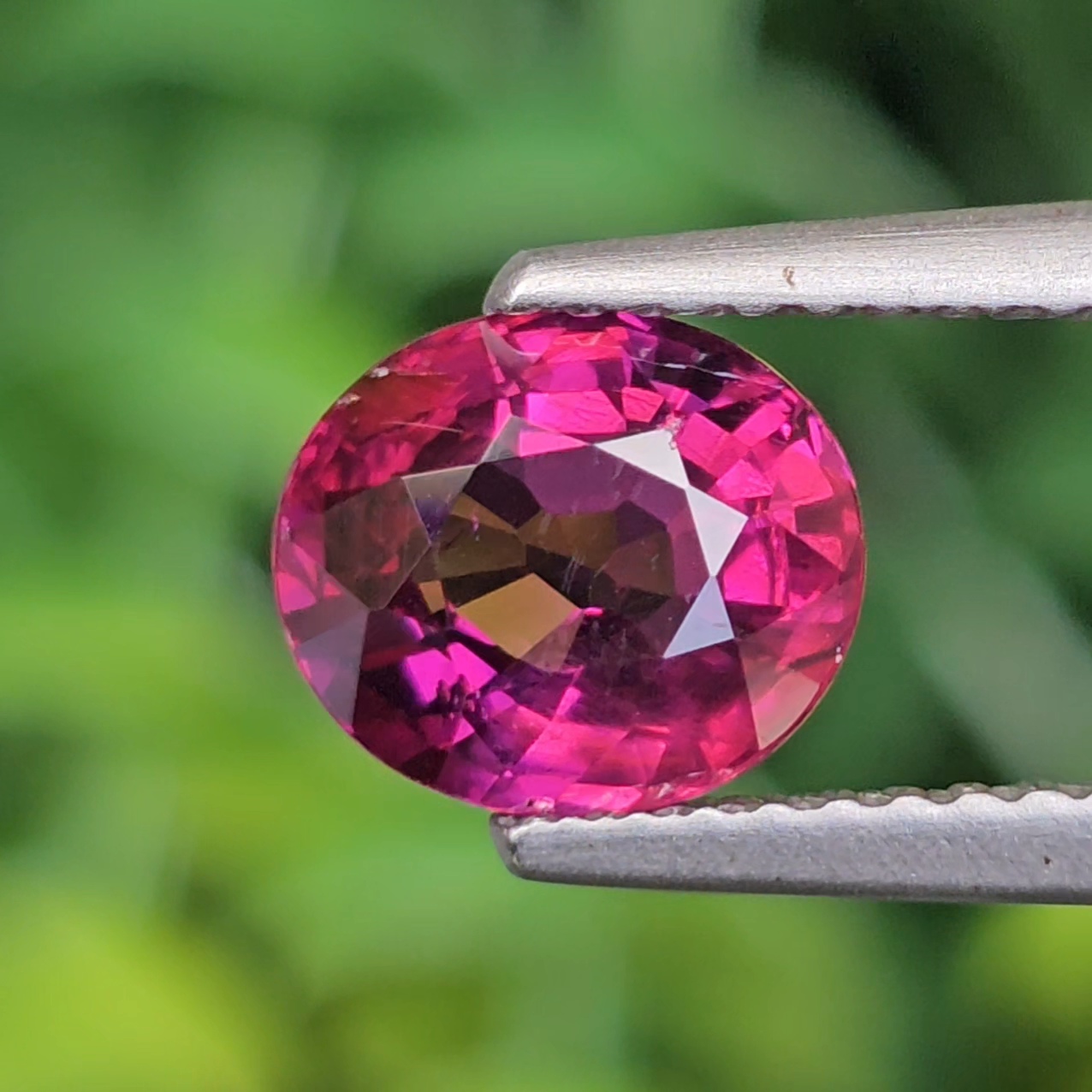 พลอย อุมบาไลต์ การ์เน็ต Umbalite Garnet 1.68 กะรัต (Cts.) ดิบ Unheated พร้อมใบเซอร์ ลอยแท้ อัญมณีมงคลประจําวันเกิด เครื่องประดับพลอย