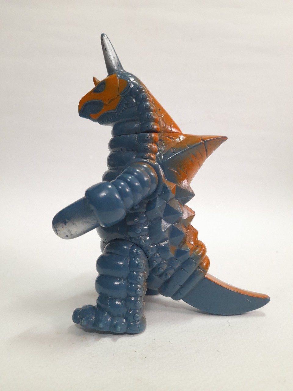 ซอฟ 6.5-7 นิ้ว สัตว์ประหลาดวาคิซิม จากอุลตร้าแมนเอ/เอส มือสอง สภาพดี มีรอยบ้าง มีปั๊มใต้เท้า japan 1989