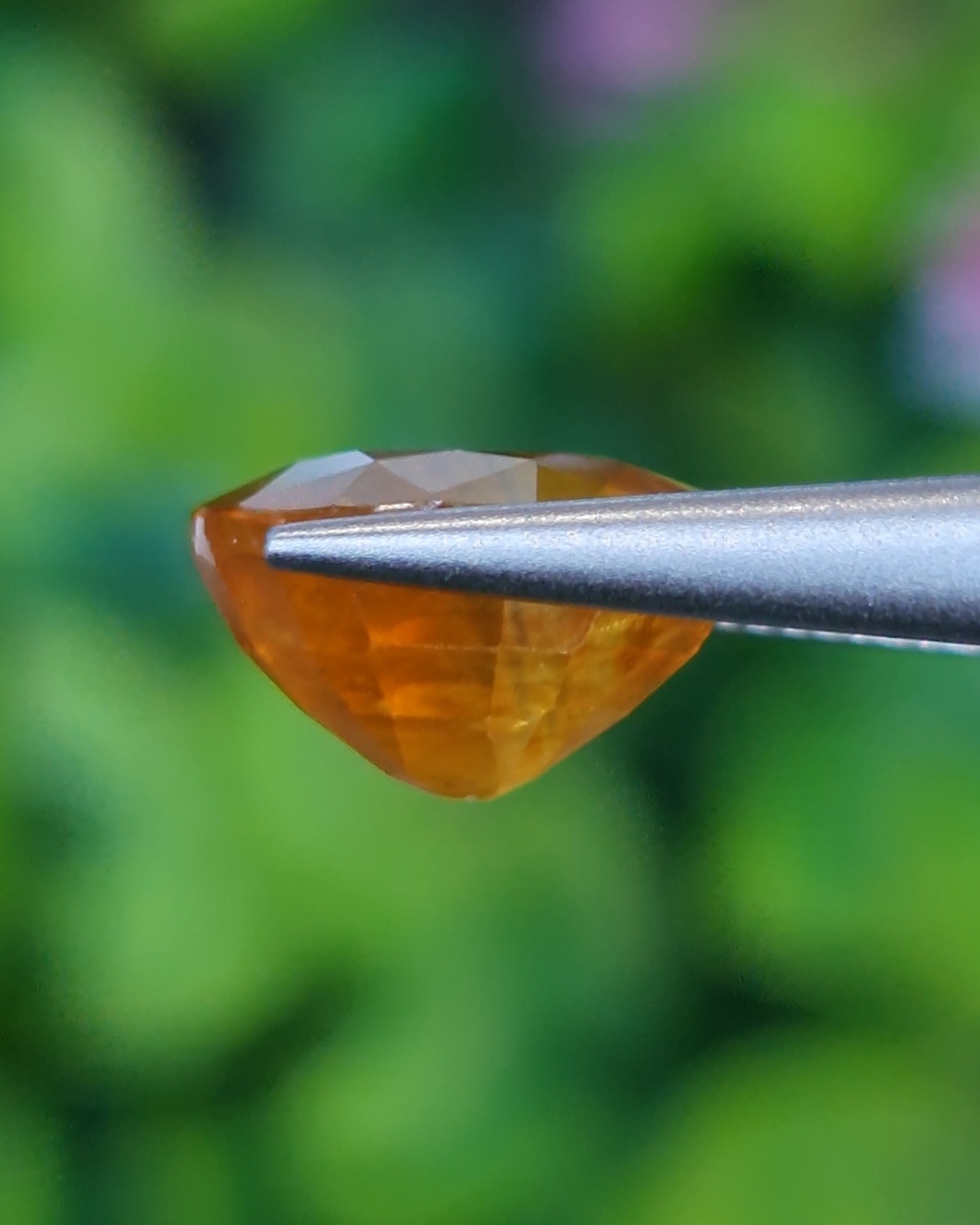 พลอย บุษราคัม Yellow Sapphire 3.90 กะรัต (Cts.) พลอยแท้ อัญมณีมงคลประจําวันเกิด เครื่องประดับพลอย