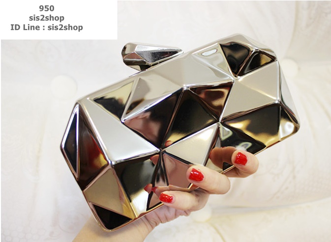 พร้อมส่ง Evening Clutch กระเป๋าออกงาน ทรงเก๋ จับถนัดมือ ด้านในเป็นผ้ากำมะยี่ มาพร้อมสายสะพายยาว