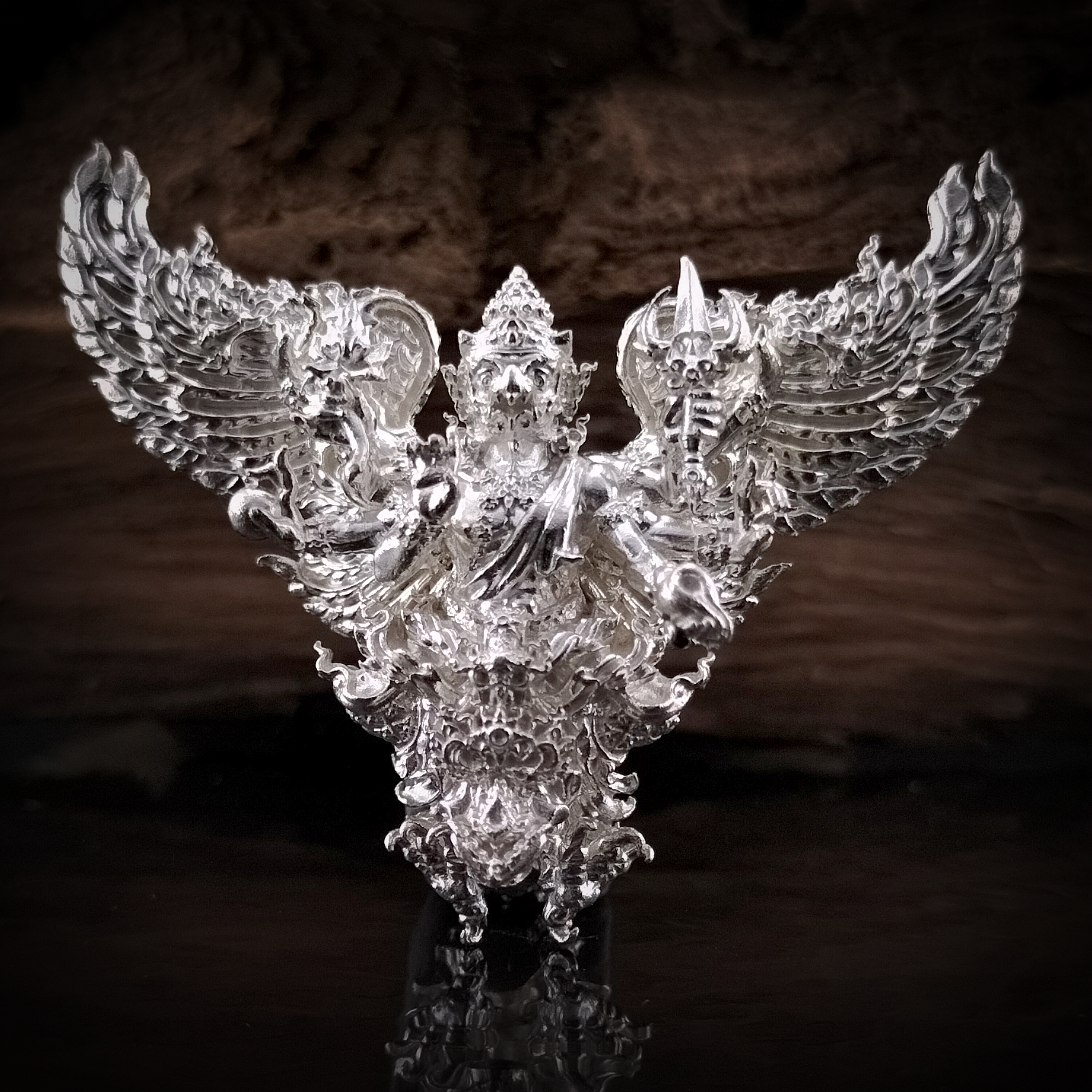 พญาครุฑมังรายศาสตร์ รุ่น เศรษฐีอนันตทรัพย์