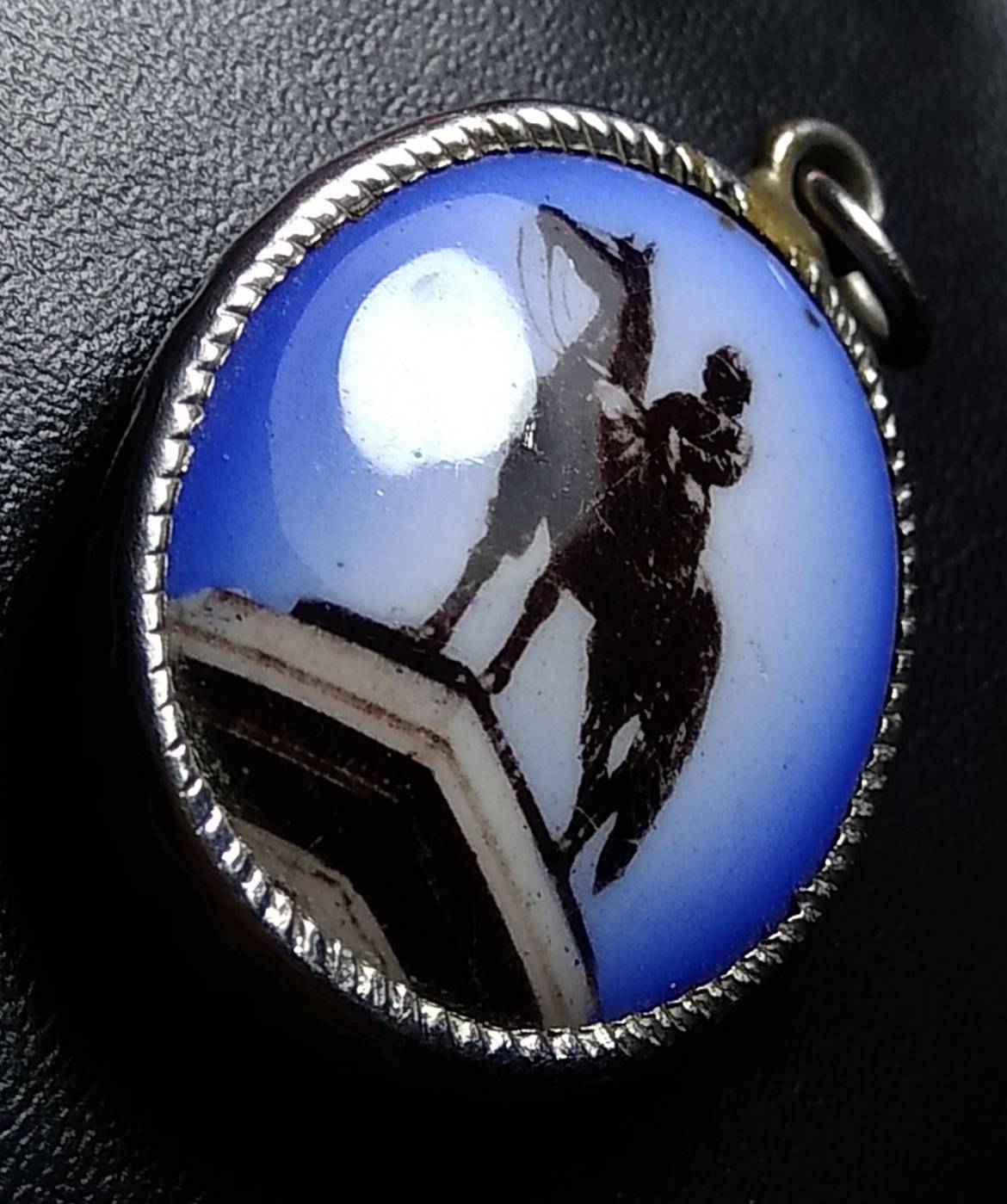 P022 ล็อกเก็ต ร.5 หลังยันต์ห้า