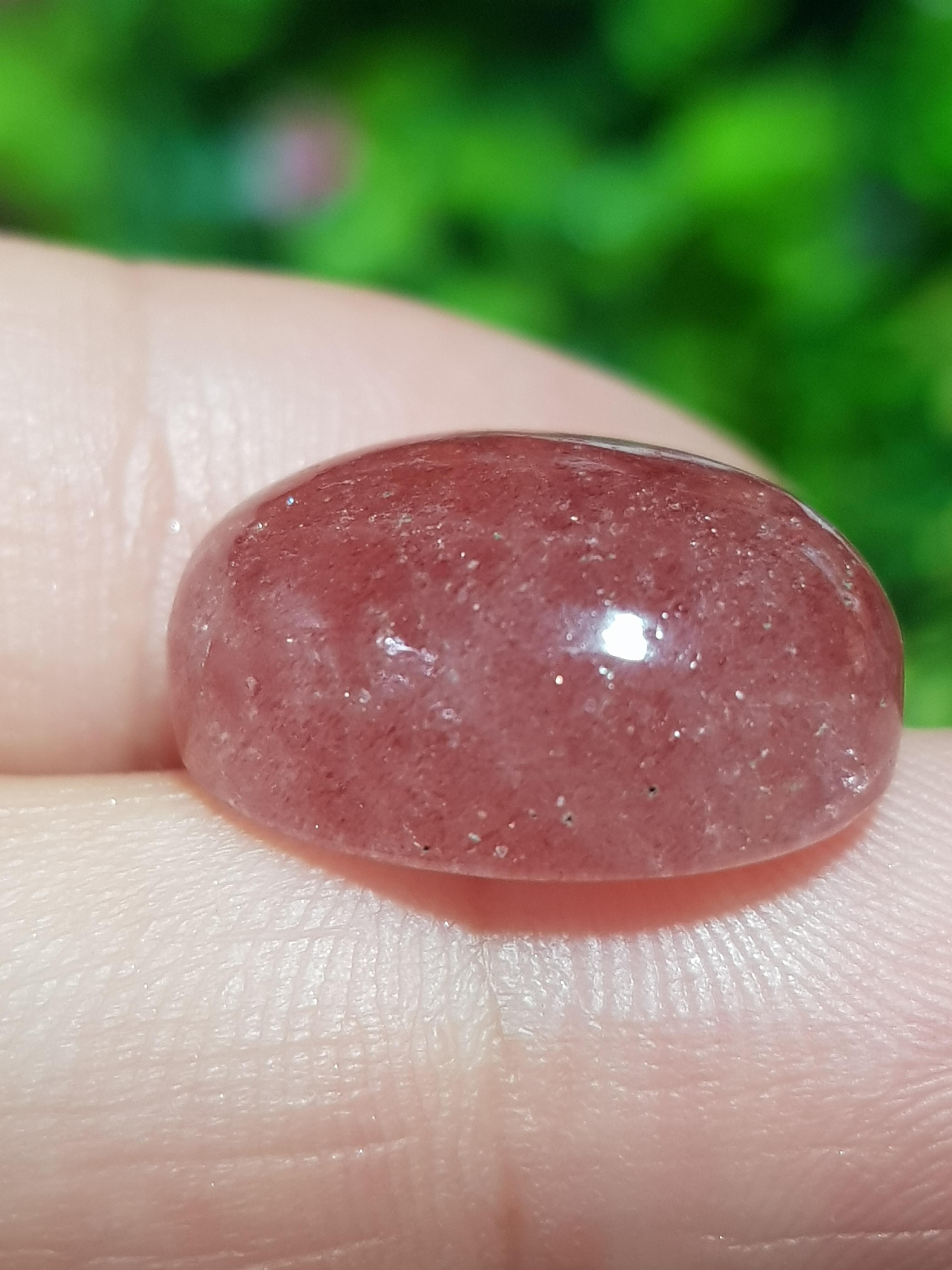 พลอย สตอเบอรี่ ควอตซ์ Strawberry Quartz 16.58 กะรัต (Cts.) พลอยแท้ อัญมณีมงคลประจําวันเกิด เครื่องประดับพลอย