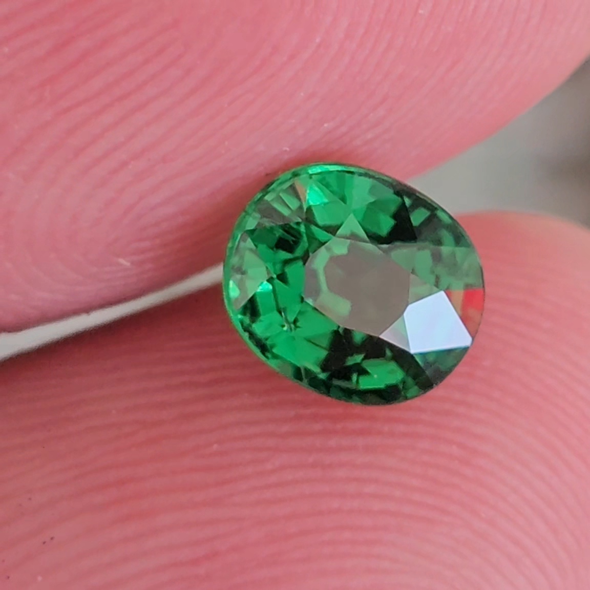 พลอย ซาโวไรท์ Tsavorite Garnet 1.24 กะรัต (Cts.) ดิบ Unheated พร้อมใบเซอร์ อัญมณีมงคลประจําวันเกิด เครื่องประดับพลอย