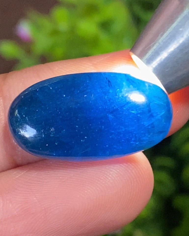 พลอย บลู อะพาไทต์ Blue Apatite 19.45(Cts.) ดิบ Unheated. พลอยแท้ อัญมณีมงคลประจําวันเกิด เครื่องประดับพลอย
