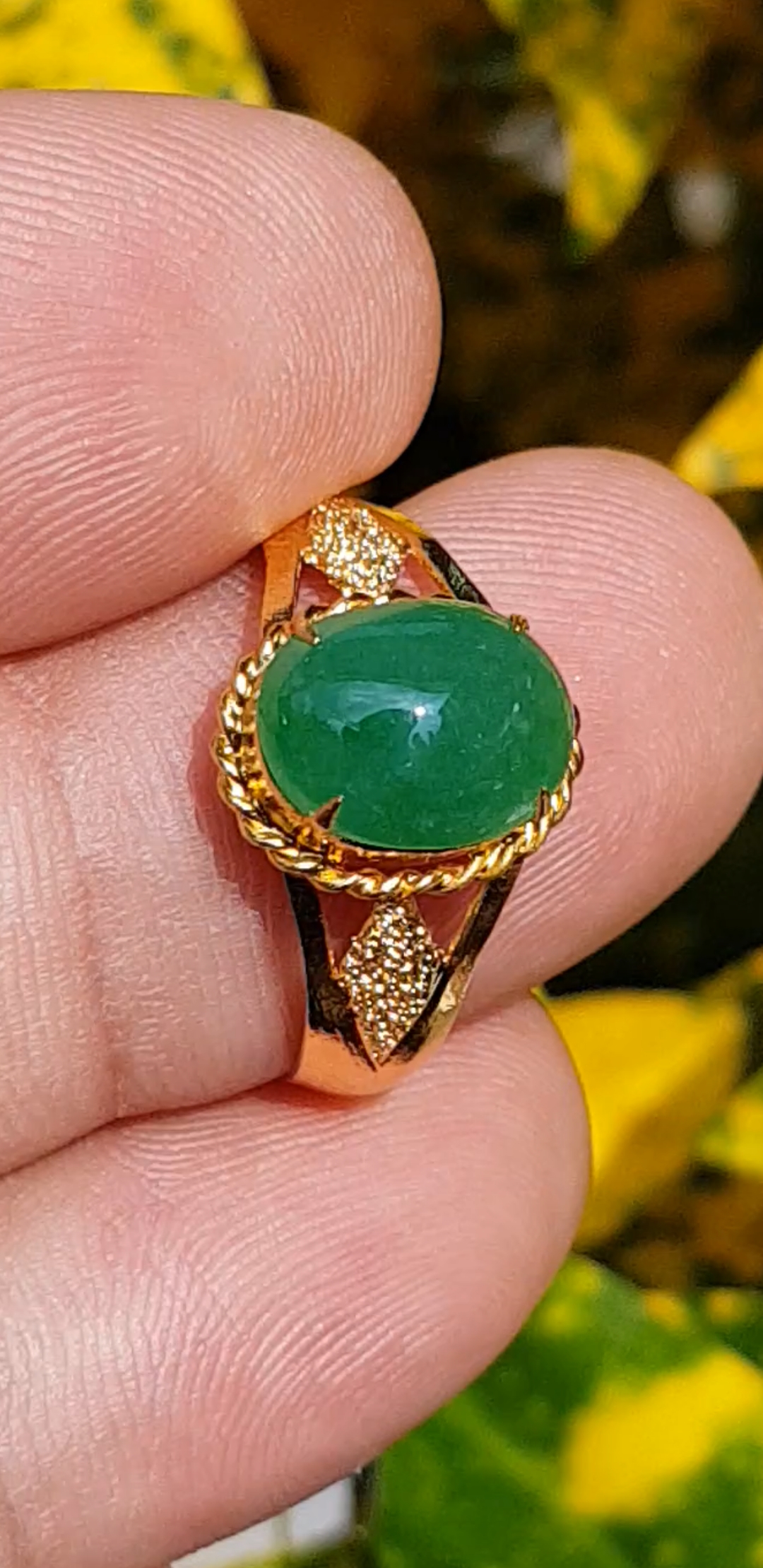 หยก พม่า แท้ Jade แหวนหยก 翡翠戒指 (Jadeite ring) 1.47 กะรัต (Cts.) Size 56 ดิบ ไม่ผ่านการปรับปรุง (Type A) พม่า (Myanmar)