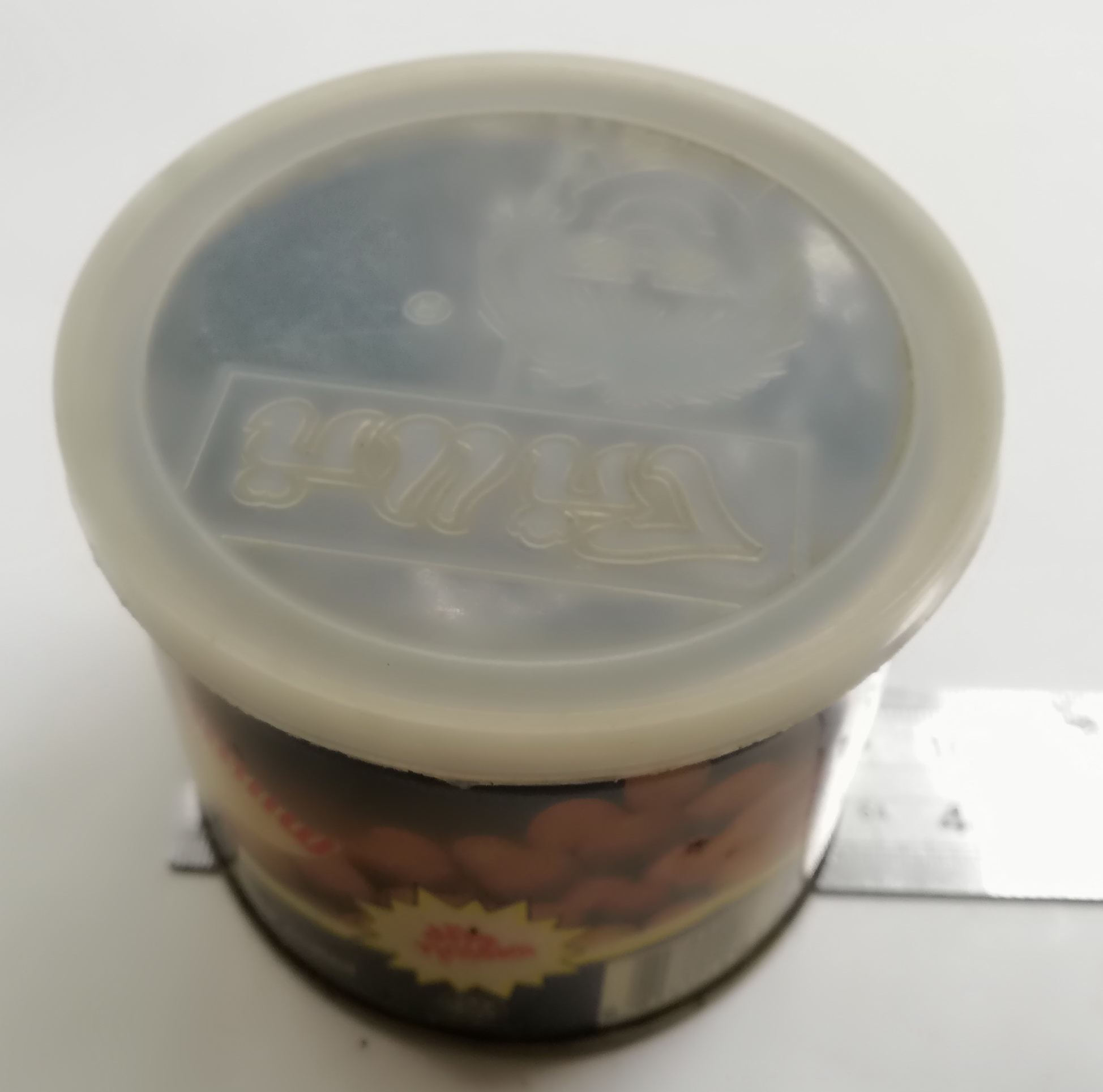 ของสะสม กล่องสังกะสี (กล่องโลหะ) กระป๋องโก๋แก่รสกาแฟขนาดเล็กพร้อมฝา กระป๋องทรงกระบอกสีกาแฟ เส้นผ่าศุนย์กลางประมาณ 3" ความสูงประมาณ 3"