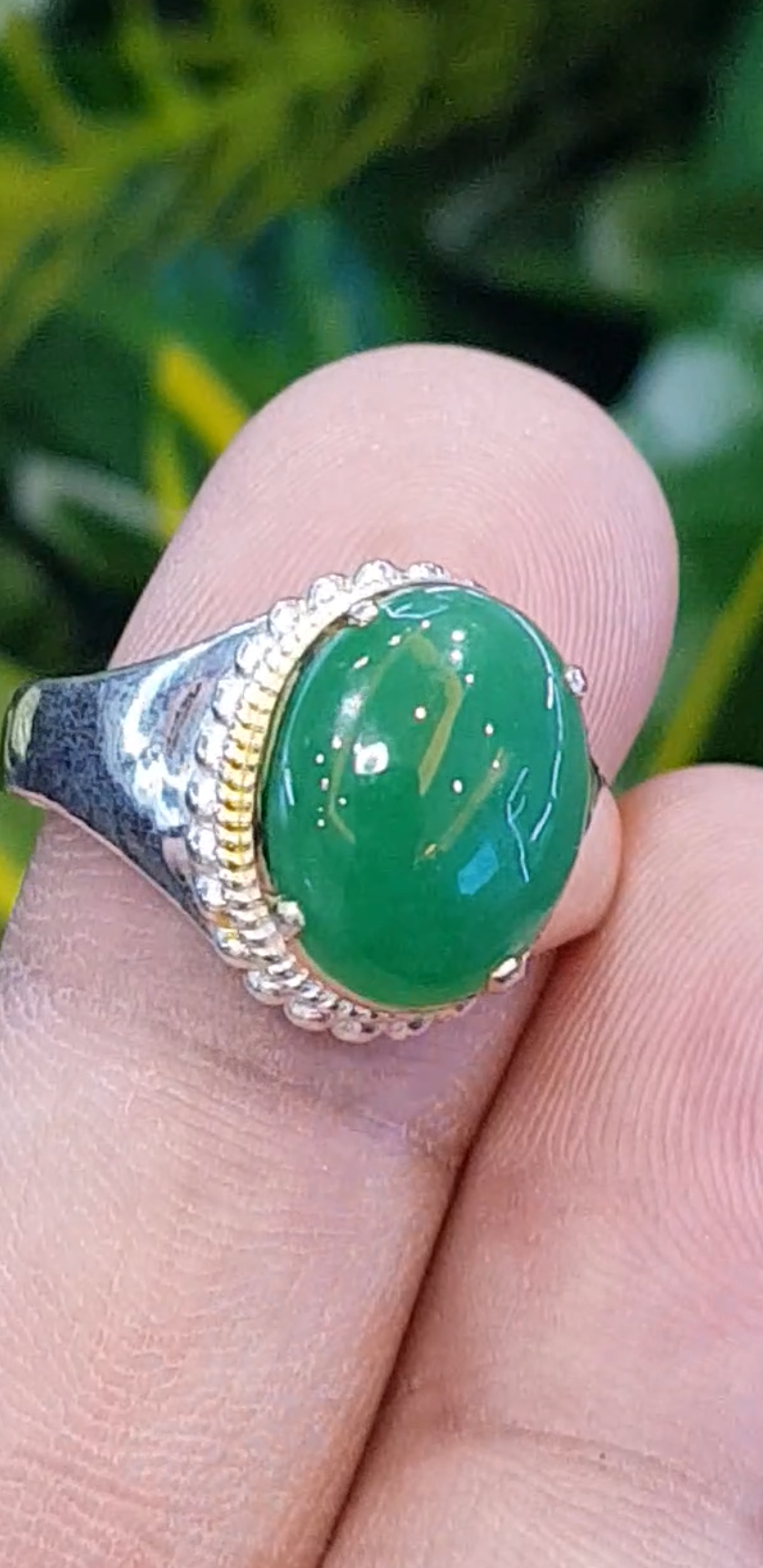หยก พม่า แท้ Jade แหวนหยก 翡翠戒指 (Jadeite ring) 2.59 กะรัต (Cts.) ดิบ ไม่ผ่านการปรับปรุง (Type A) พม่า (Myanmar)
