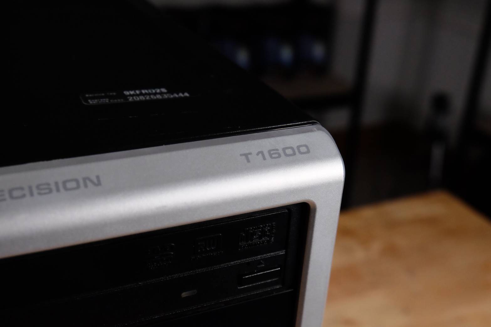 Dell Workstation T1600 เครื่องพร้อมใช้งาน