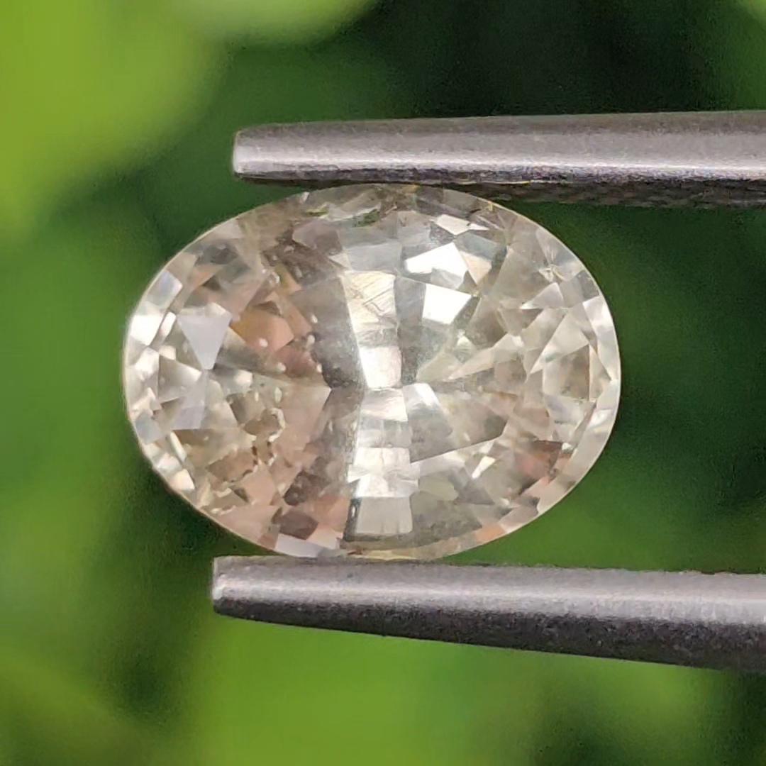 พลอย บุษราคัม yellow sapphire 1.89 กะรัต (Cts.) ดิบ (Unheated)พลอยแท้ อัญมณีมงคลประจําวันเกิด เครื่องประดับพลอย