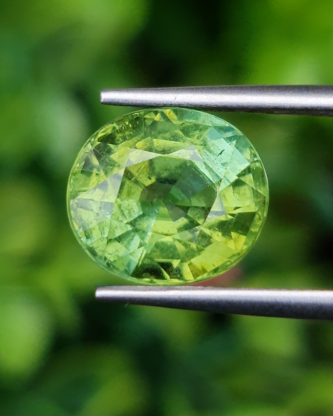 พลอย กรีน ทัวร์มารีน (Green Tourmaline) 5.21 กะรัต (Cts.) อัญมณีมงคลประจําวันเกิด เครื่องประดับพลอย