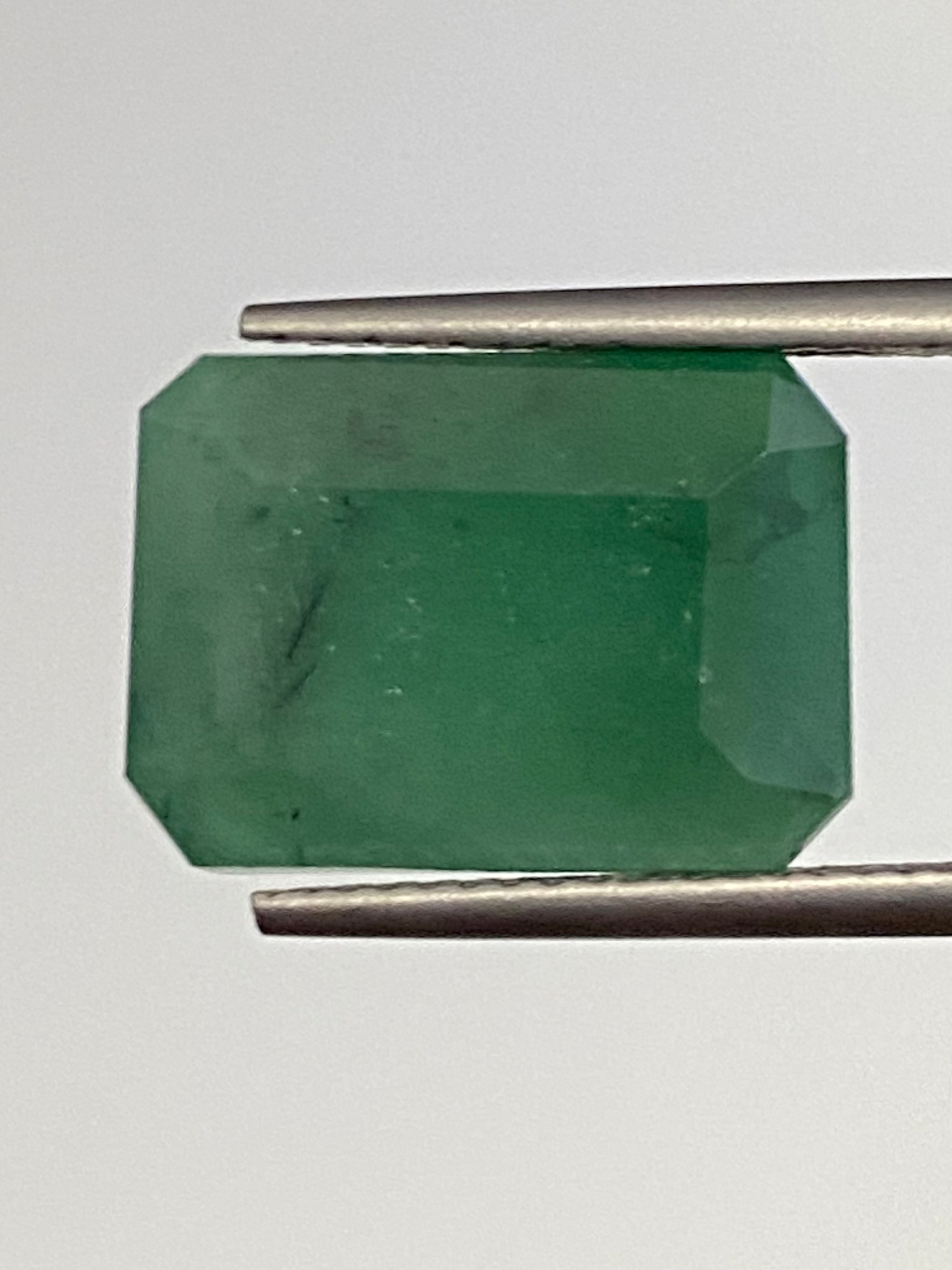 พลอย มรกต Natural Emerald แซมเบีย 9.08 กะรัต (Cts.) พร้อมใบเซอร์ พลอยแท้ อัญมณีมงคลประจําวันเกิด เครื่องประดับพลอย