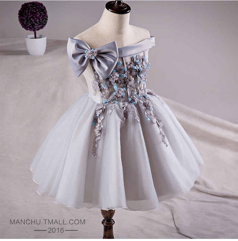 Pre-order ชุดราตรีเด็ก ชุดออกงาน ชุดกระโปรง สไตล์เจ้าหญิง แบบไหล่ปาด แต่งโบว์ ปักดอกไม้ช่วงอก กระโปรงจับจีบ เชือกผูกหลัง