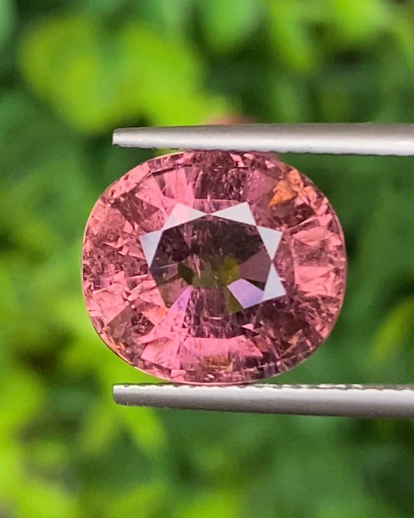 พลอย ทัวร์มารีน (Tourmaline) 7.68 กะรัต (Cts.) อัญมณีมงคลประจําวันเกิด เครื่องประดับพลอย
