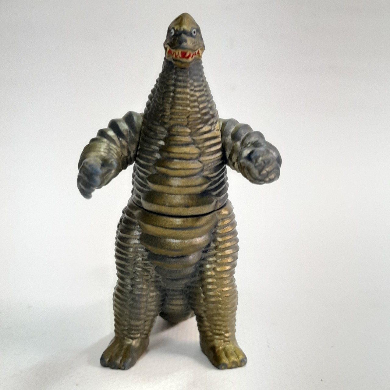 มีหลายภาพ ,ซอฟ 3.5-4นิ้ว สัตว์ประหลาดเรดคิงส์ จากอุลตร้าแมน สีพิเศษ หายาก ไม่พบบ่อย มือสองสภาพดี มีรอยบ้าง