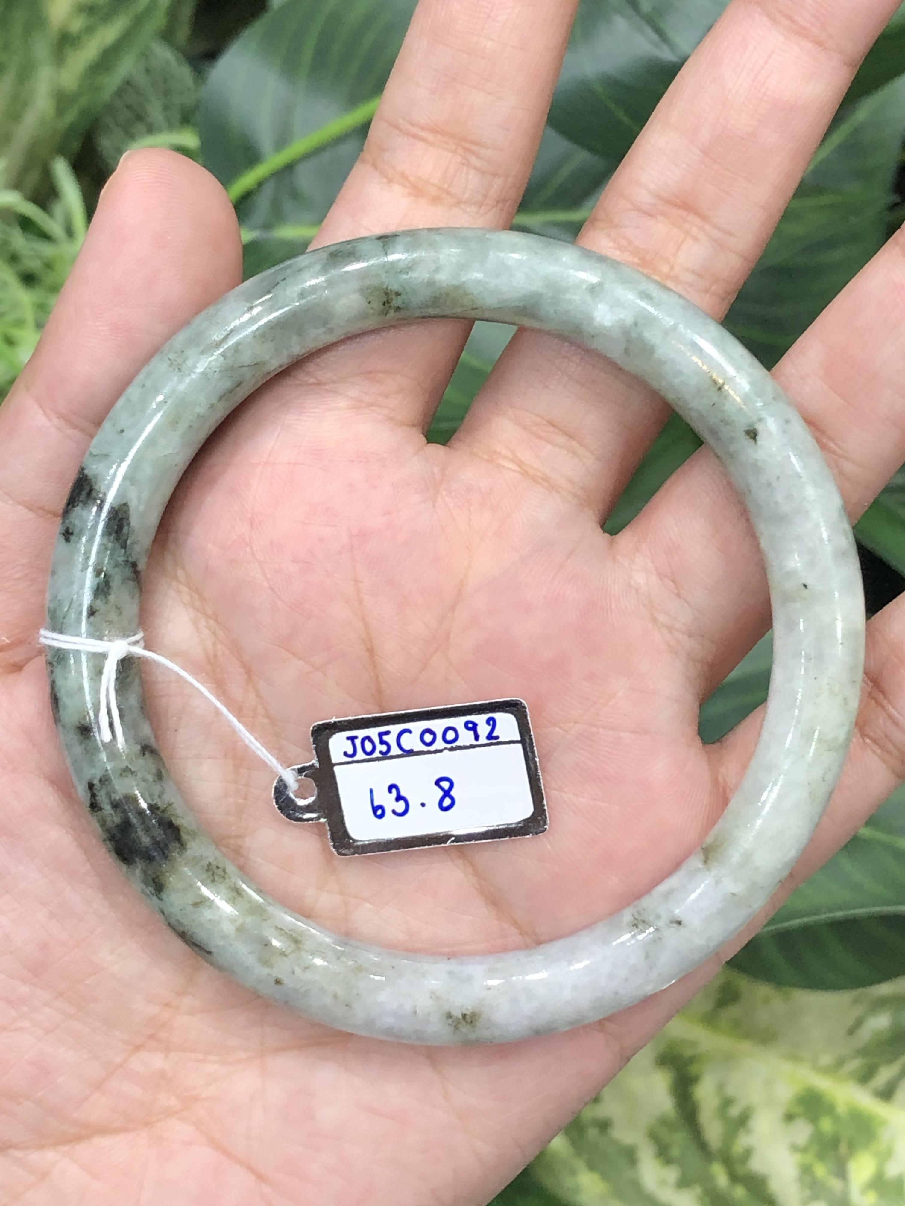 ๋J05C0092 หยก พม่า แท้ Jade กำไลหยก 63.8 มม. (Jade bracelet) พม่า (Myanmar)