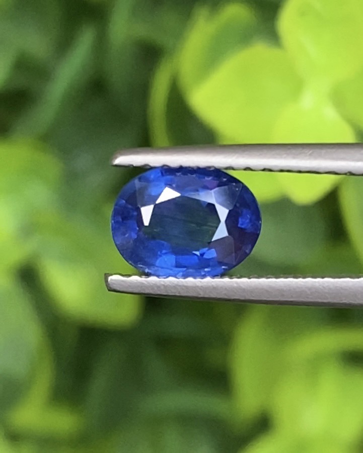 พลอย ไพลิน Blue Sapphire 1.08 กะรัต (Cts.) พลอยแท้ อัญมณีมงคลประจําวันเกิด เครื่องประดับพลอย