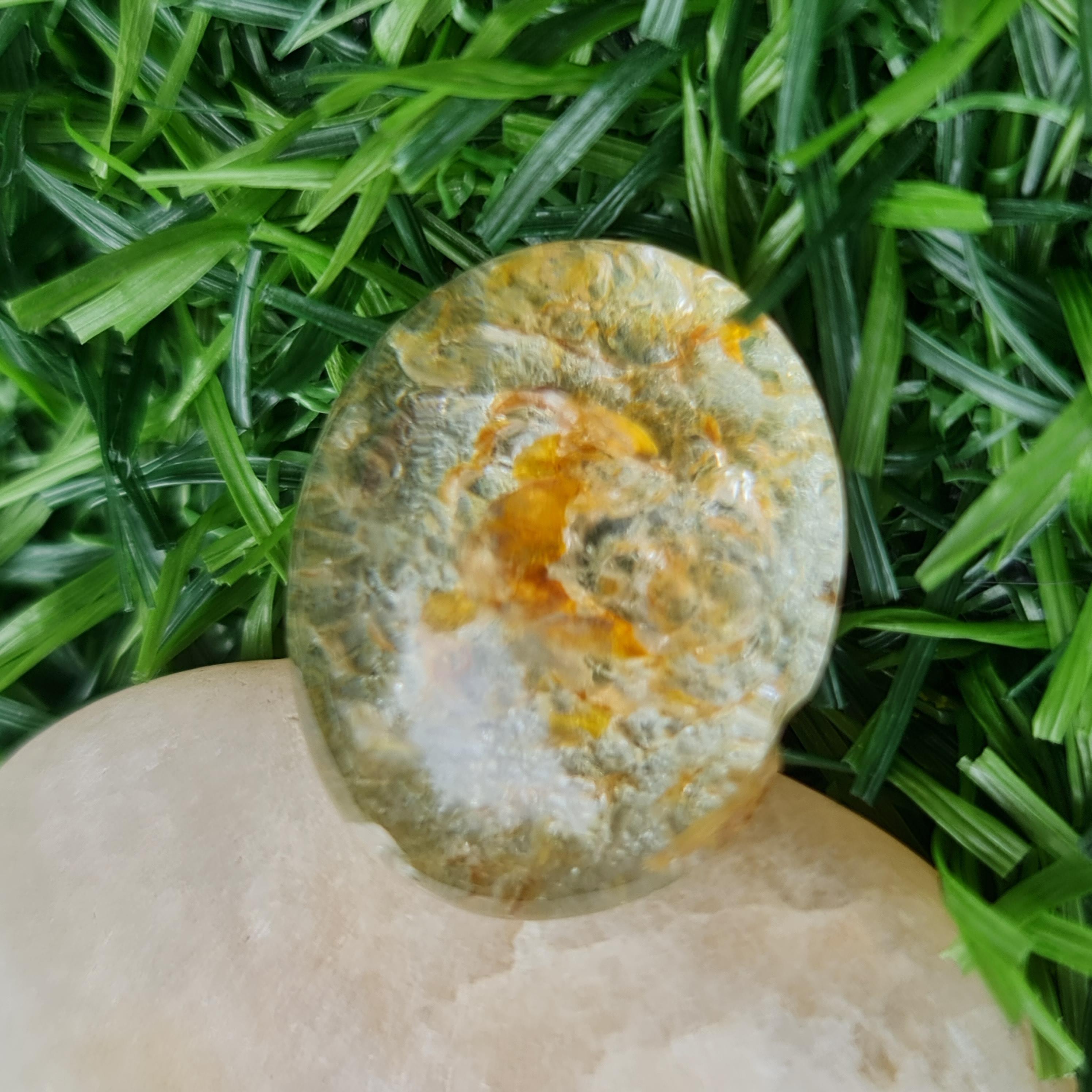 โป่งข่าม ควอตซ์ Rutilated Quartz 33.64 กะรัต Cts. พลอยแท้ อัญมณีมงคลประจําวันเกิด เครื่องประดับพลอย