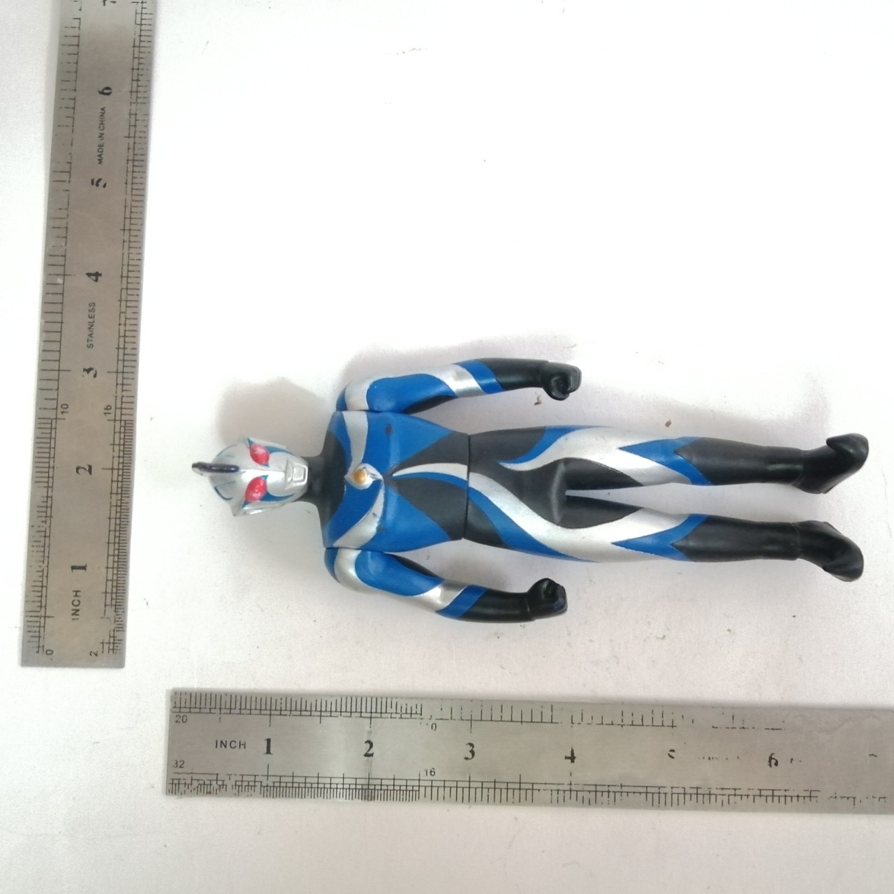 ซอฟ 6-6.5 นิ้ว อุลตร้าแมน เคออส เฮดเดอร์ ( chaos header) อุลตร้าแมนตัวร้าย จากอุลตร้าแมน คอสมอส ขนาดตามรูป มีรอยสีถลอกบ้าง