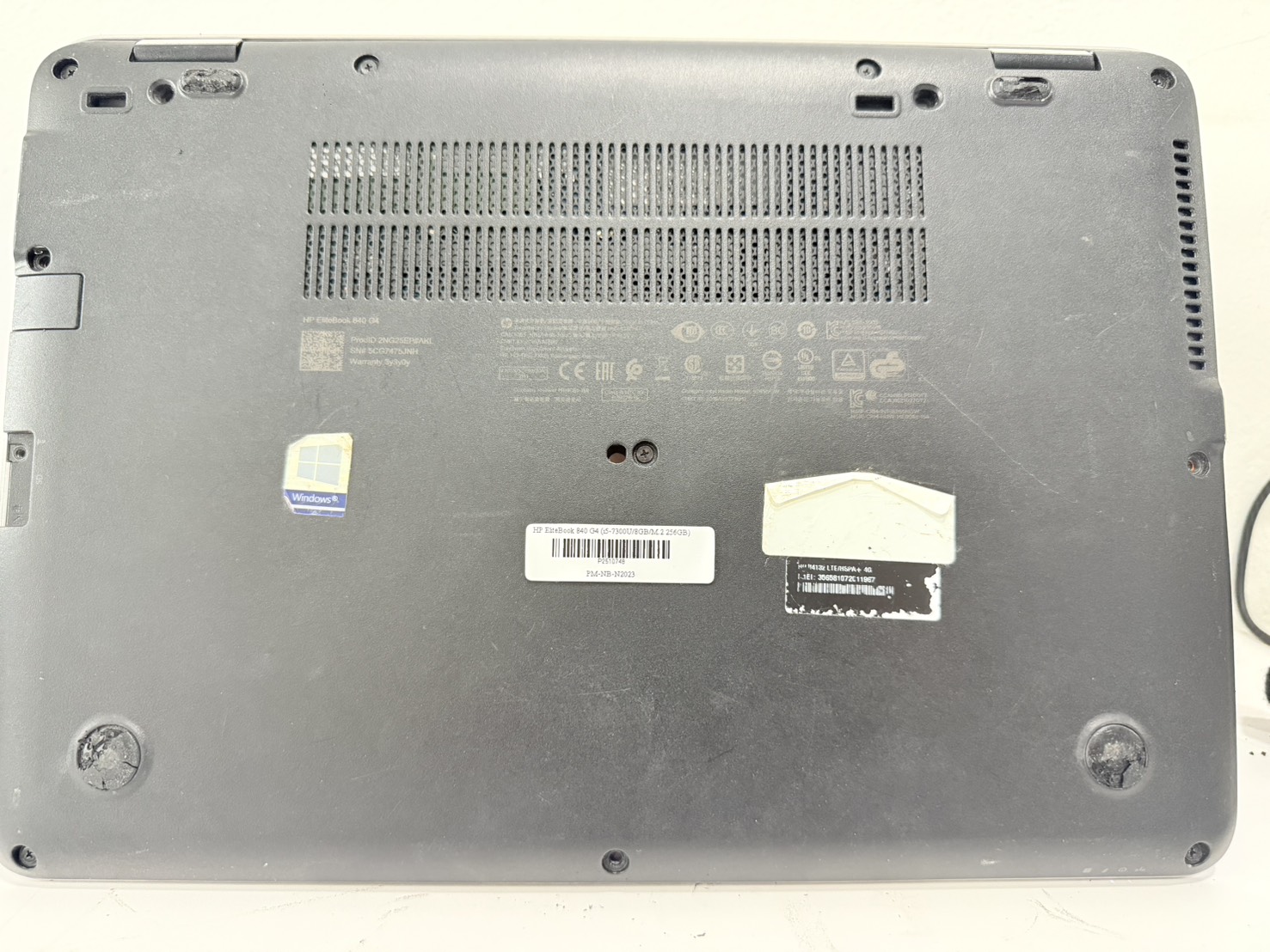 Notebook HP EliteBook 840 G4 (i5-7300U/8GB/M.2 256GB) ไม่มี Adapter แบตเสื่อม จอ Bright ขอบยางเสื่อม ปุ่มหาย 1 ปุ่ม