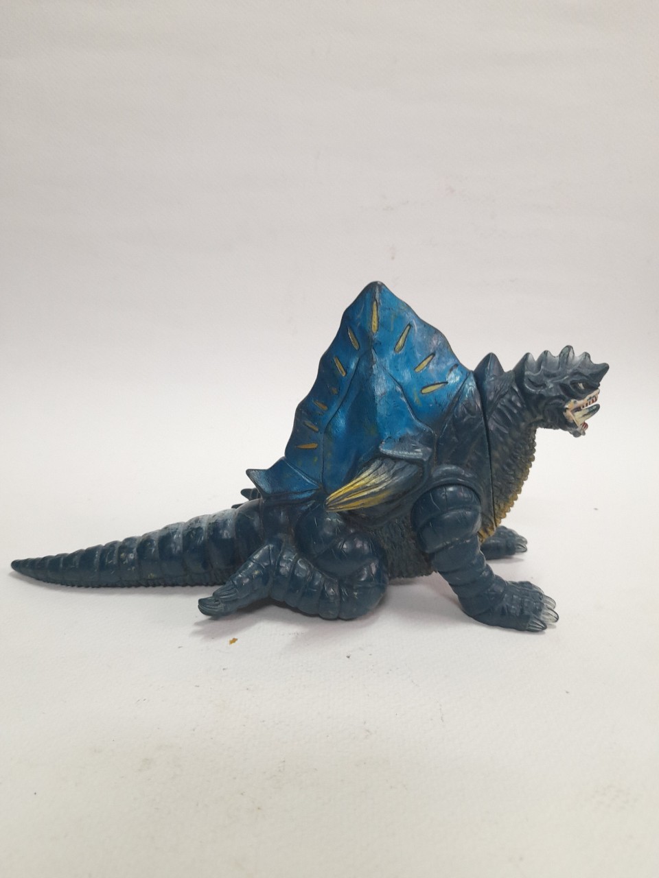 ซอฟ 6.5-7 นิ้ว สัตว์ประหลาดซอนเนล จากอุลตร้าแมนไกอา มือสอง สภาพดี มีรอยบ้าง มีปั๊มใต้เท้า