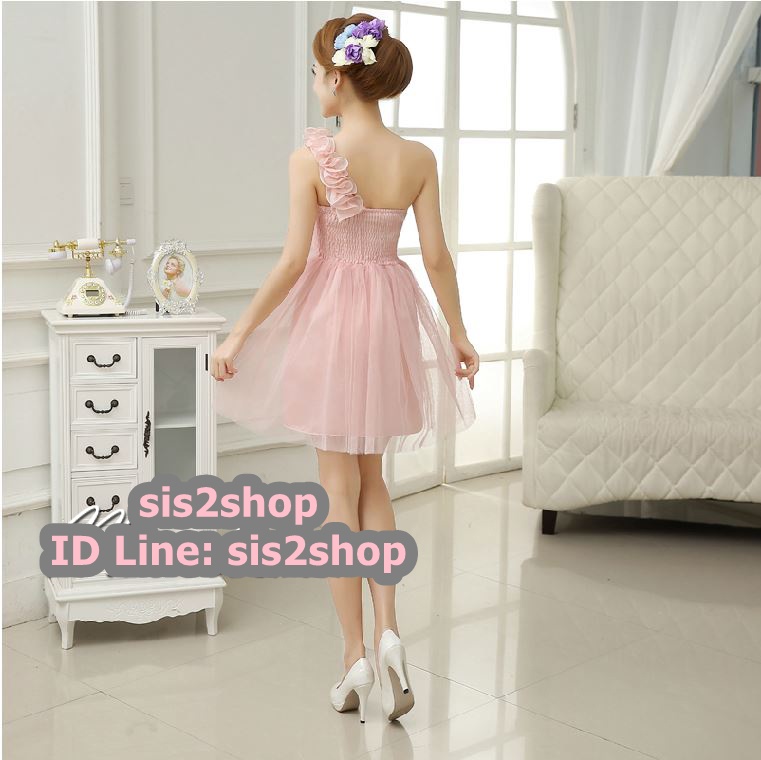 พร้อมส่ง ชุดเดรสสั้น เกาะอก ไหล่เดียว จับสม๊อกด้านหลัง ผ้าตาข่ายแต่งดอกไม้ปักมุก สีแดง