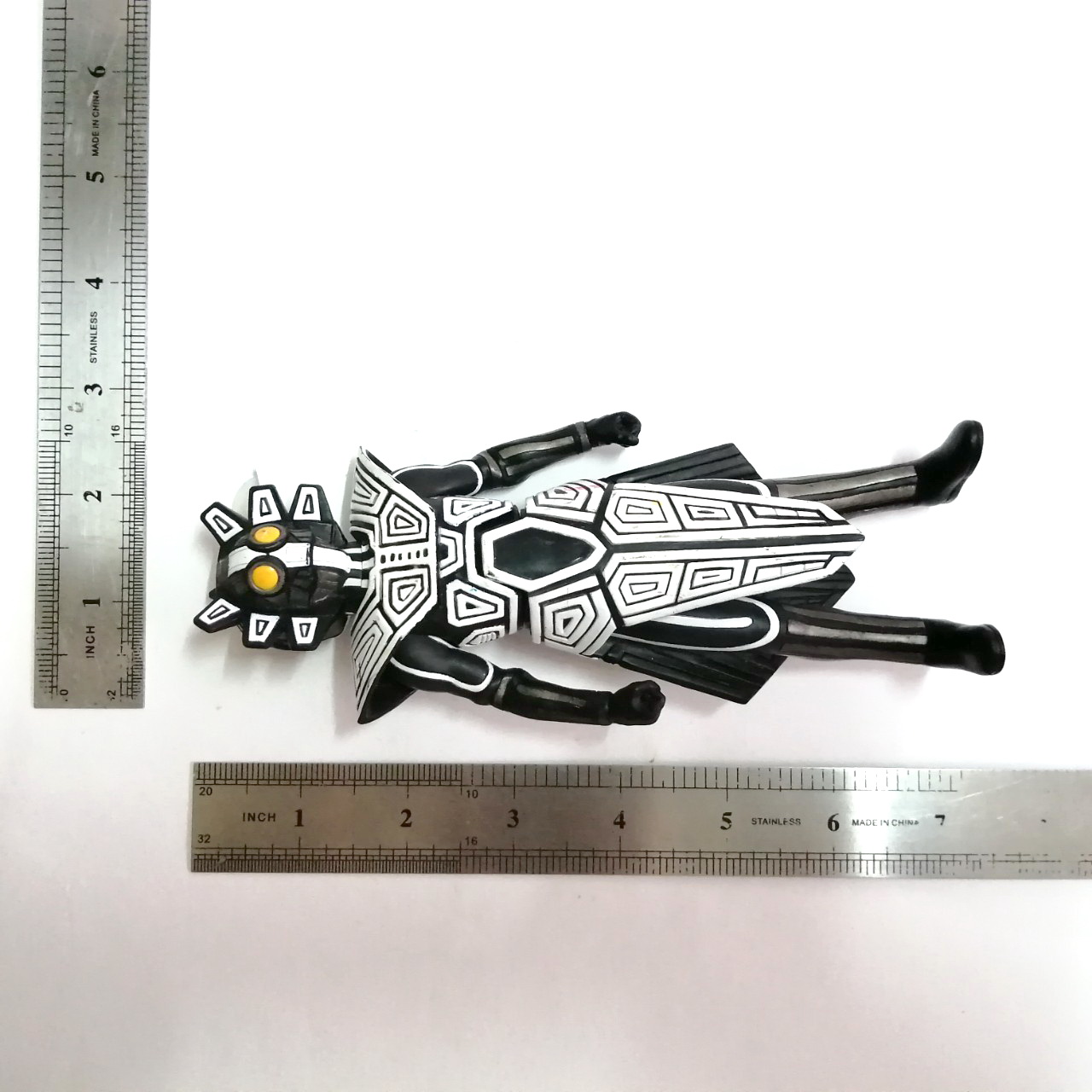 ซอฟ 7 นิ้ว สัตว์ประหลาดมนุษย์ดาว กิกี้ ศัตรูของ อุลตร้าแมน สามารถเปลี่ยนหน้าได้3หน้า จากการหมุนหัว สภาพดี มีรอยบ้าง