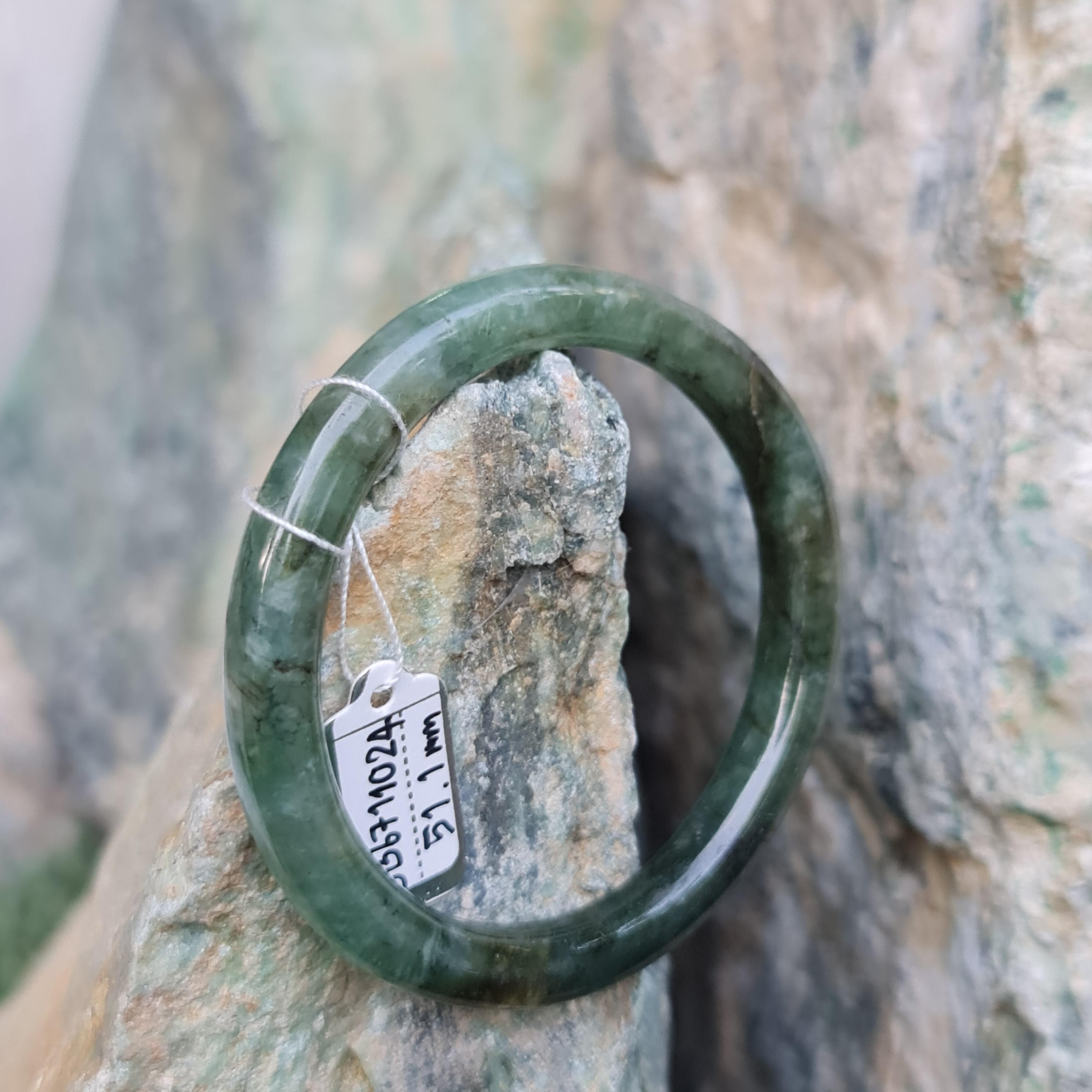 JB6711024 หยก พม่า แท้ Jade กำไลหยก 51.1 มม. (Jadeite bracelet) พม่า (Myanmar)