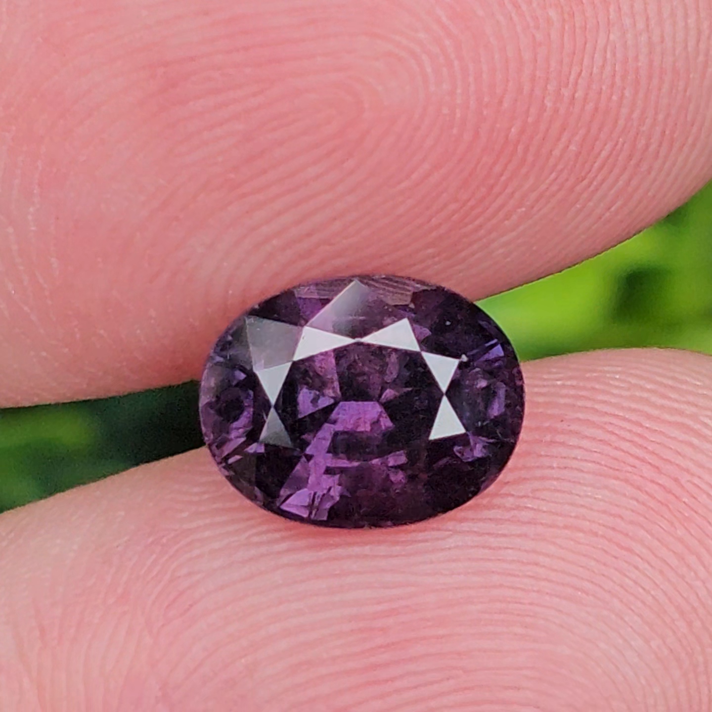 พลอย คัลเลอร์เชนจ์ แซฟไฟร์ Color Change Sapphire 3.40 กะรัต (Cts.) พลอยแท้ อัญมณีมงคลประจําวันเกิด เครื่องประดับพลอย