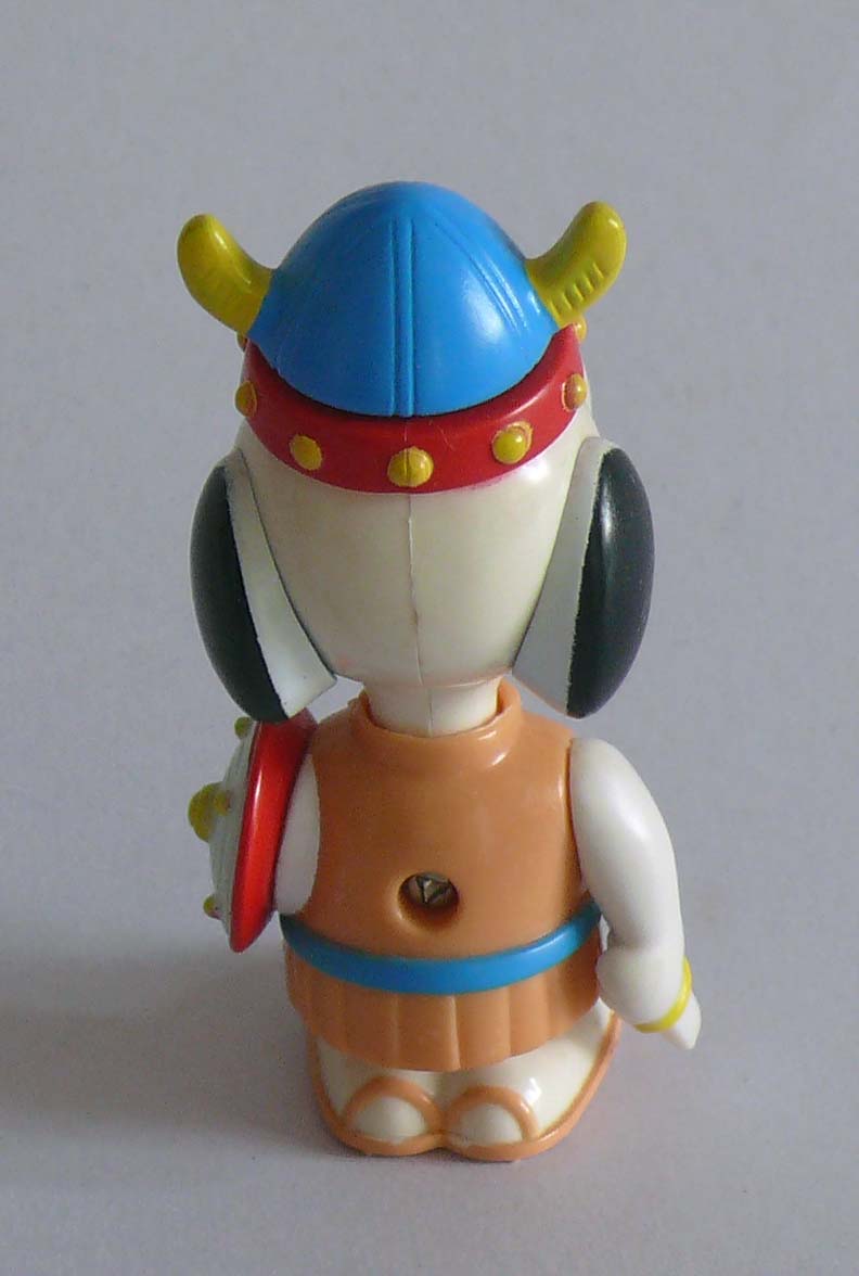 ของสะสมงานเก่าจากแมคโดนัลด์ สนูปปี้ซีรี่ย์ ใส่ชุดประจำชาติต่างๅ