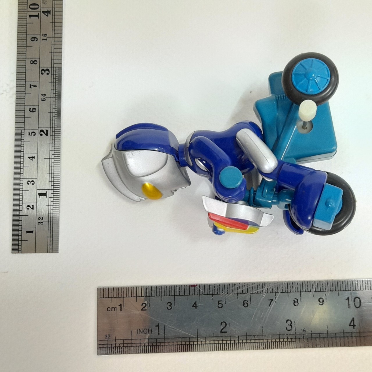 ตุ๊กตาพลาสติกอุลตร้าแมนคอสมอส ลูน่าโหมด ถีบจักรยาน ไขลาน ไม่ได้เช็คสภาพ งานไทย มีปั๊มลิขสิทธิ์สมโพธิ์ แสงเดือนฉาย งานเก่าสะสมหายาก