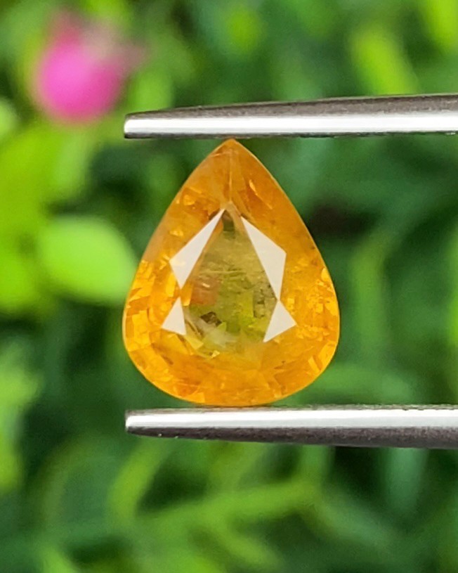 พลอย บุษราคัม yellow sapphire 2.79 กะรัต (Cts.) พลอยแท้ อัญมณีมงคลประจําวันเกิด เครื่องประดับพลอย