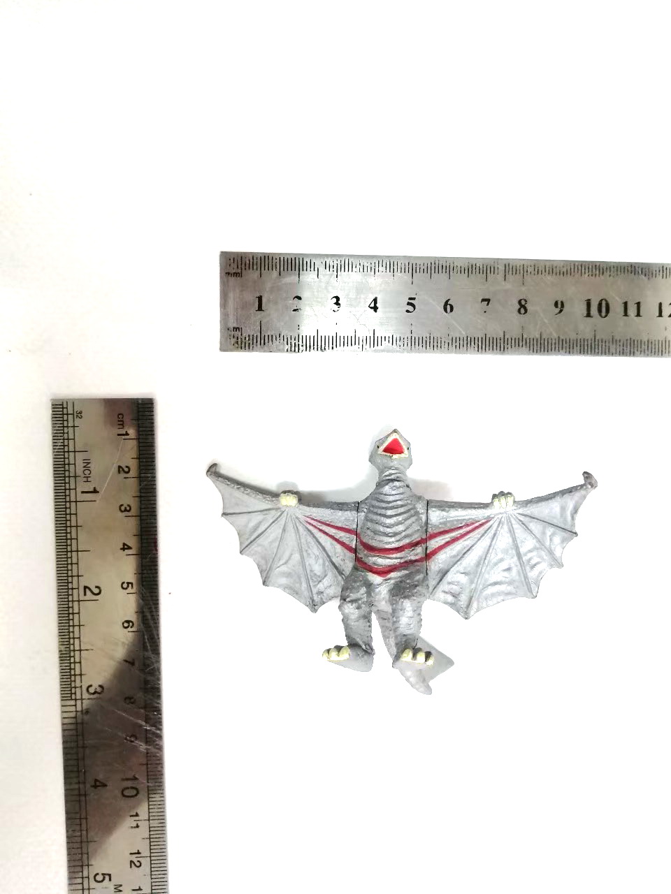 ขนาด 3 นิ้ว กาชาปองกาออส/ไกออส จาก กาเมร่า 1995 มือสองสภาพดีขายตามสภาพ