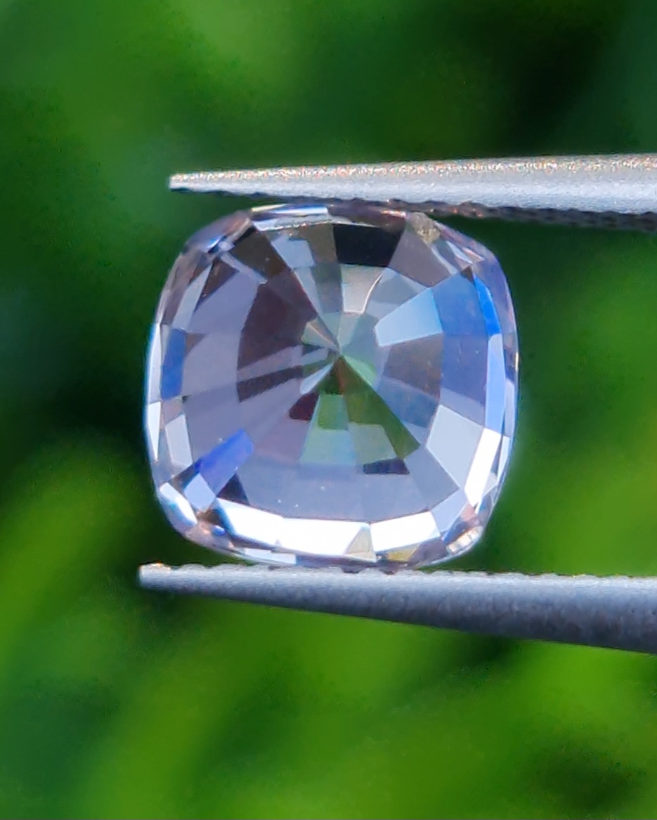 พลอย ขาว ไวท์ แซฟไฟร์ White Sapphire 1.85 กะรัต พลอยแท้ อัญมณีมงคลประจําวันเกิด เครื่องประดับพลอย