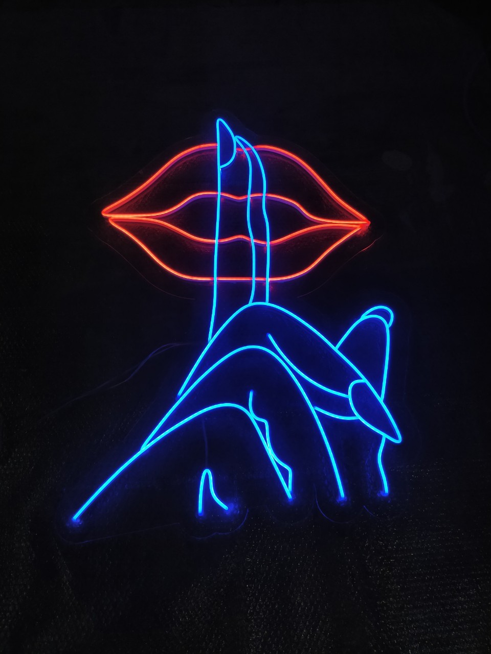 ไฟนีออน เฟค