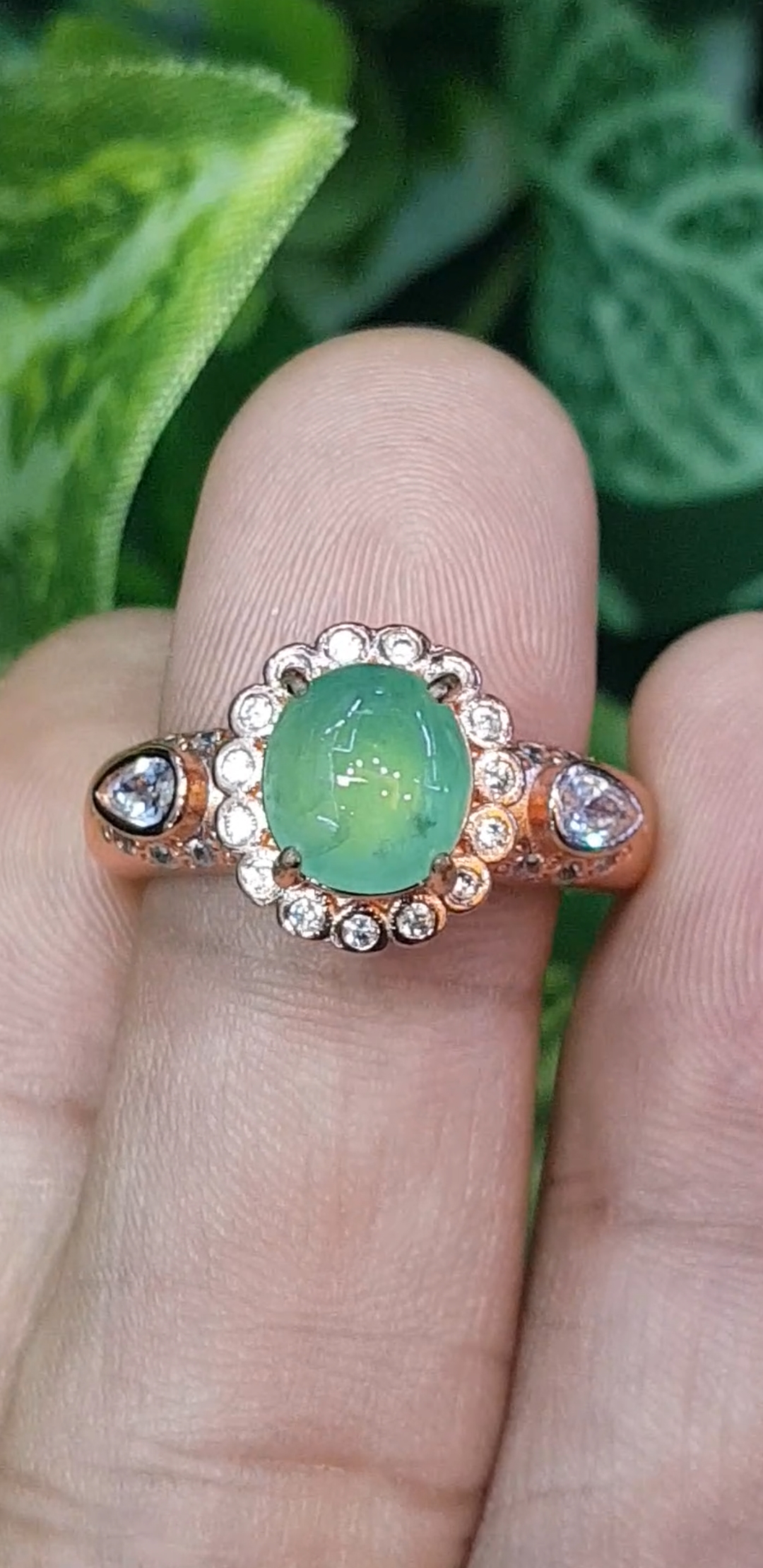 หยก พม่า แท้ Jade แหวนหยก (Jadeite ring) 2.13 กะรัต (Cts.) (Size) 59 ดิบ ไม่ผ่านการปรับปรุง (Type A) พม่า (Myanmar)