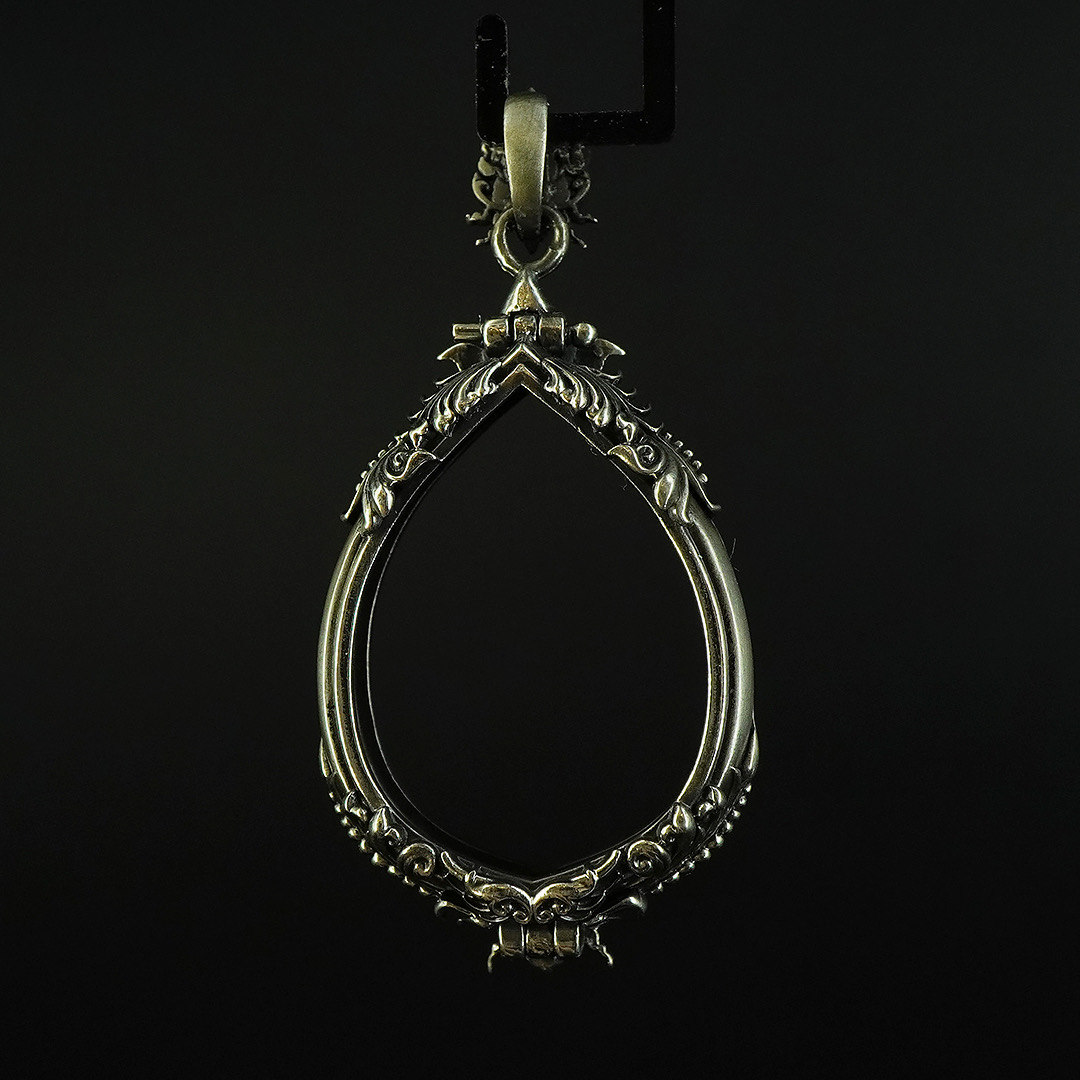 (แบบที่21.1) กรอบเนื้อไวท์บรอนซ์ชุบซาติน สำหรับองค์พระขนาด ความสูง 2.8 เซนติเมตร ความกว้าง 2 เซนติเมตร