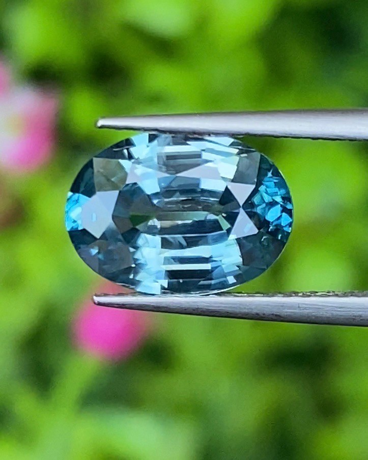 พลอย เพทาย (Zircon) 3.39 กะรัต (Cts.) พลอยแท้ อัญมณีมงคลประจําวันเกิด เครื่องประดับพลอย