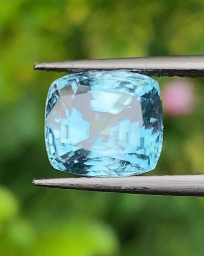 พลอย เพทาย Natural Zircon 4.53 กะรัต (Cts.) พลอยแท้อัญมณีมงคล ประจําวันเกิด เครื่องประดับพลอย