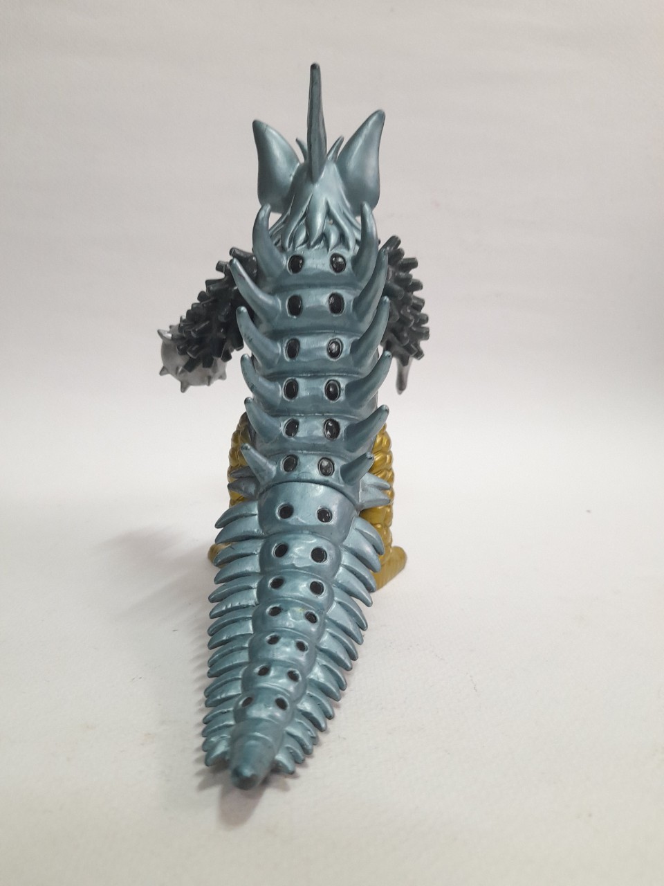 ซอฟ 6..5นิ้ว สัตว์ประหลาดไทแร้นต์ จากอุลตร้าแมนทาโร่ มือสอง สภาพดี มีรอยบ้าง มีปั๊มใต้เท้า