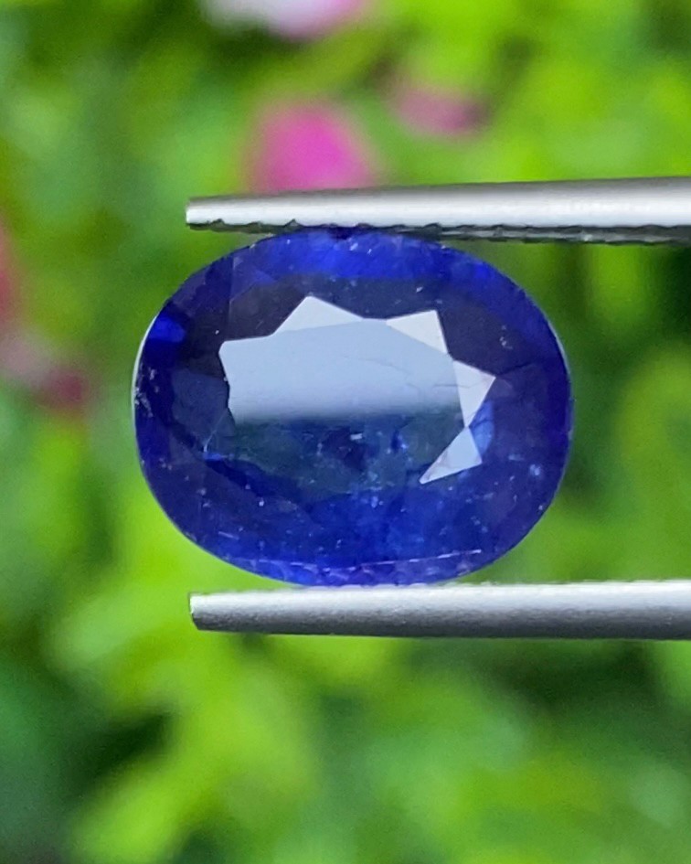 ไพลิน (Blue Sapphire) 4.08 กะรัต (Cts.) พลอยแท้ อัญมณีมงคลประจําวันเกิด เครื่องประดับพลอย