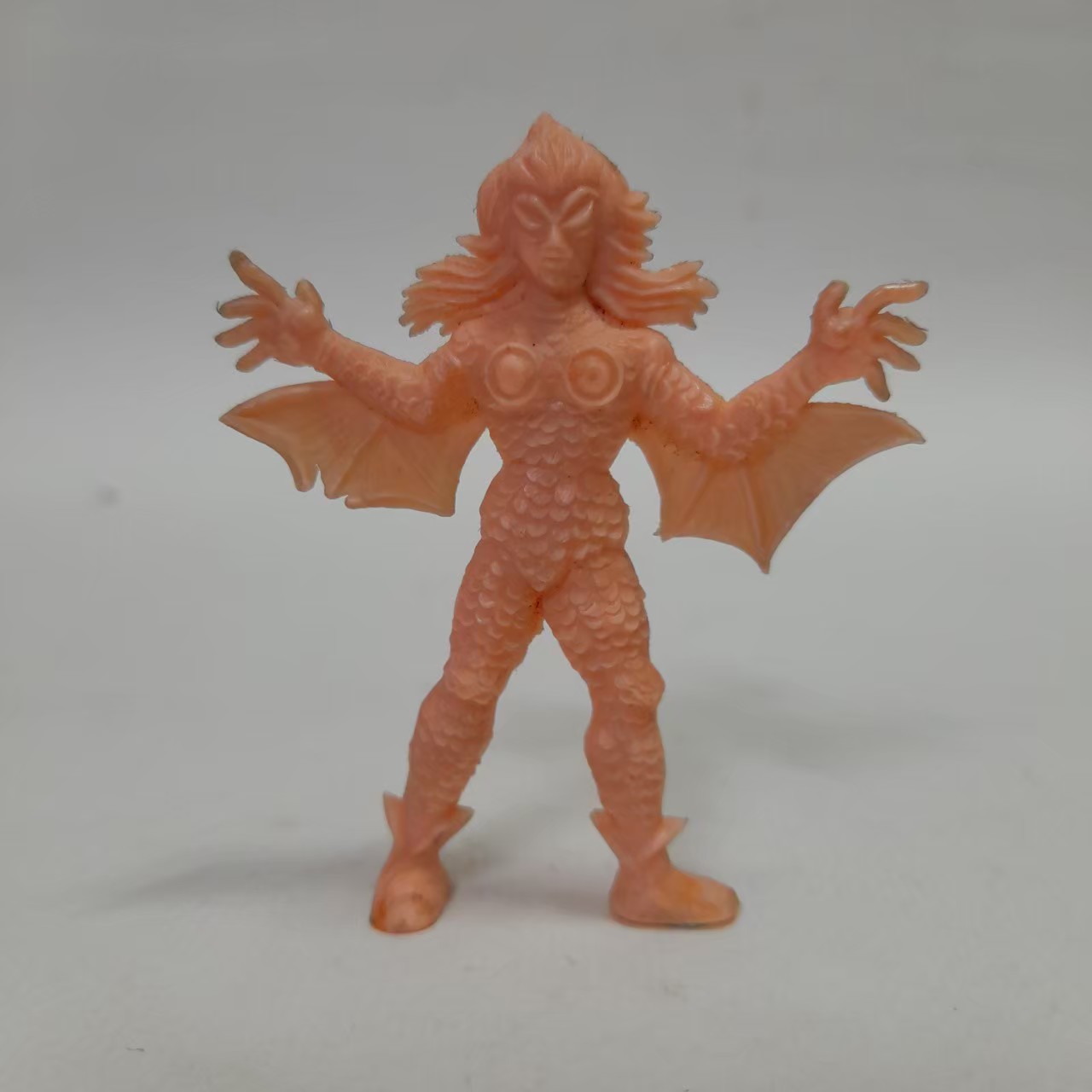 ตุ๊กตุ่นยาง 2-2.5 นิ้ว คล้ายตุ๊กตุ่นแอ๊นท์ นางปีศาจค้างคาว ขนาดตามรูป มือสองสภาพดี